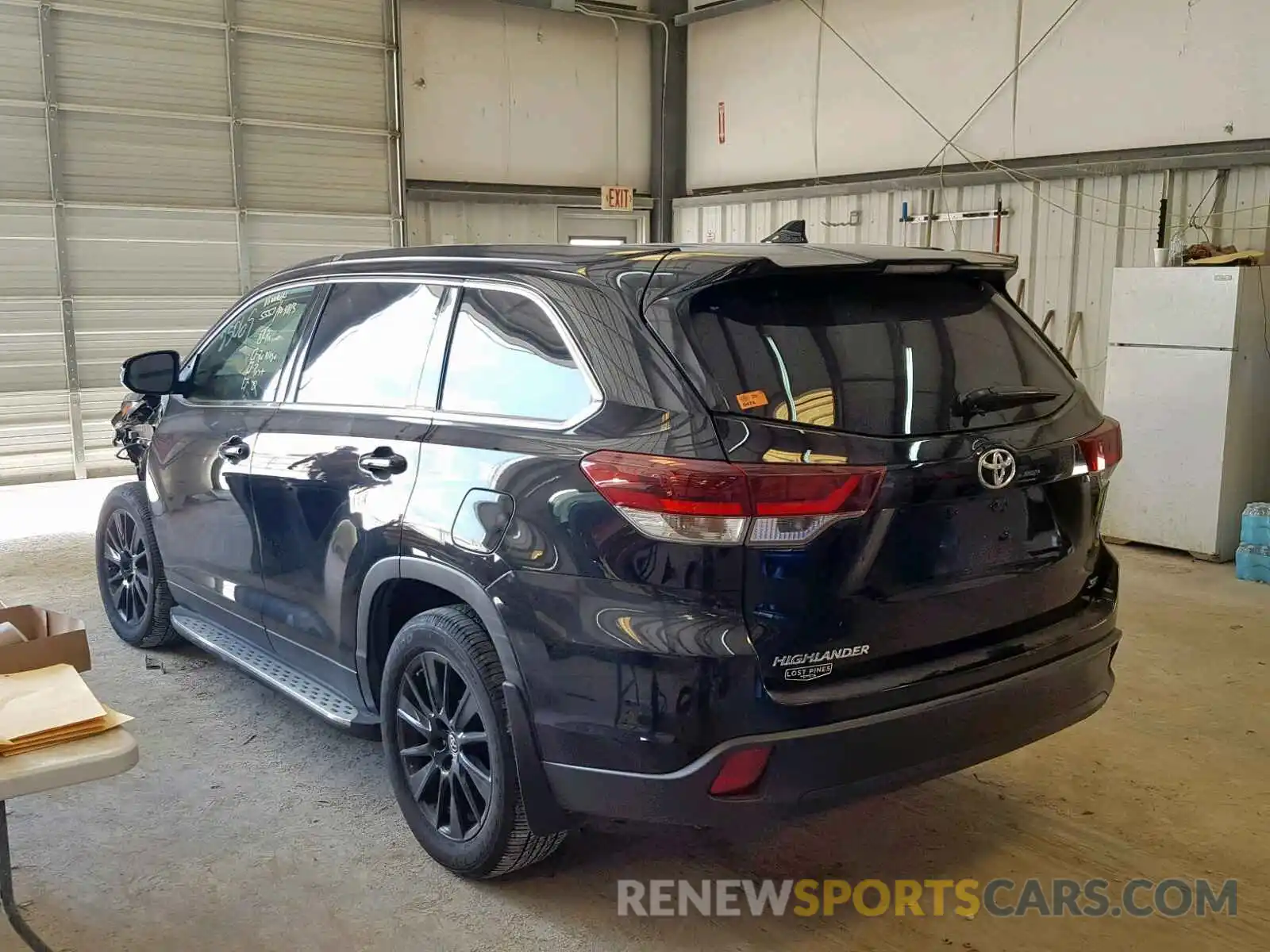 3 Photograph of a damaged car 5TDKZRFH7KS300599 TOYOTA HIGHLANDER 2019