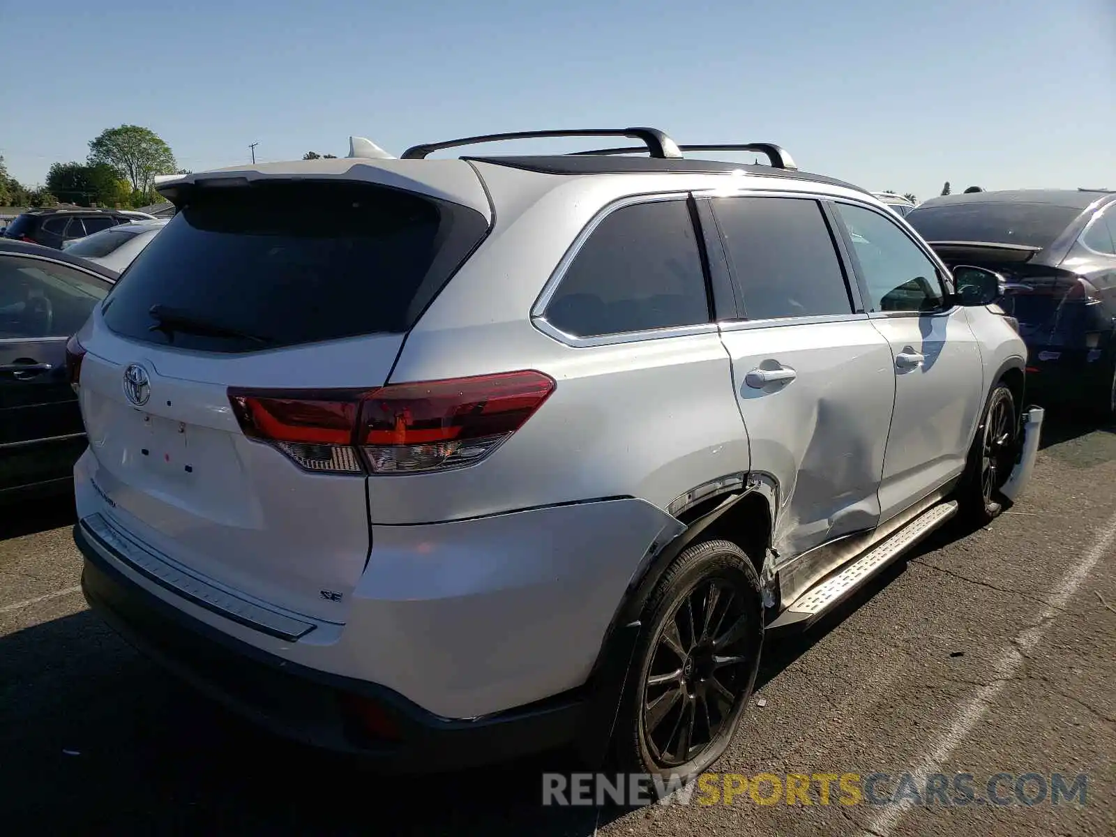 4 Фотография поврежденного автомобиля 5TDKZRFH7KS302661 TOYOTA HIGHLANDER 2019