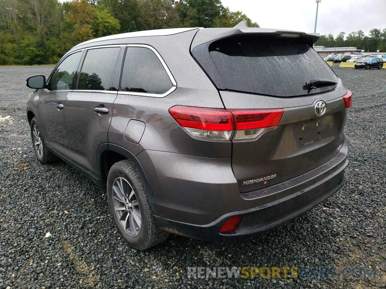 3 Photograph of a damaged car 5TDKZRFH7KS304250 TOYOTA HIGHLANDER 2019