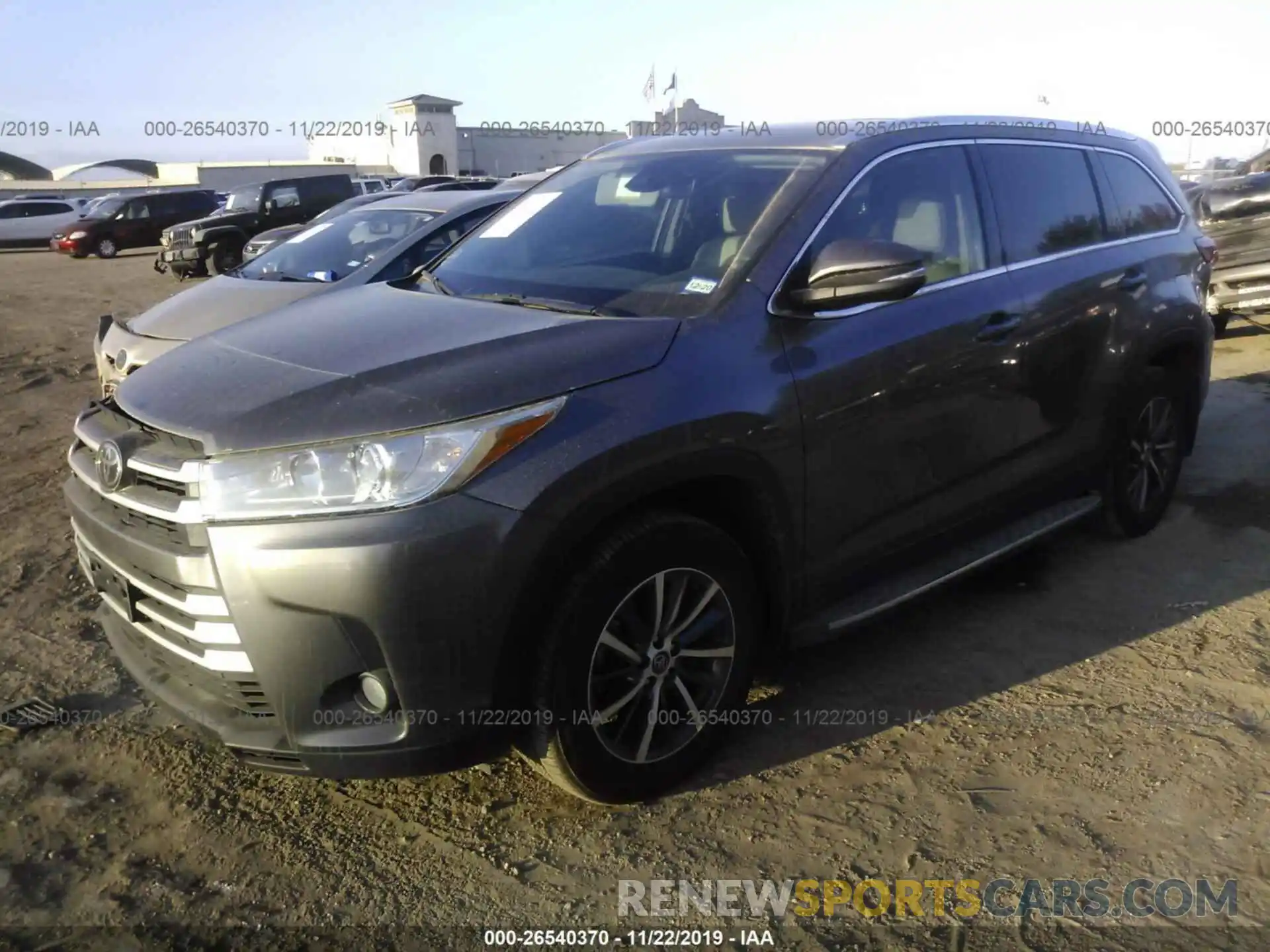 2 Photograph of a damaged car 5TDKZRFH7KS306564 TOYOTA HIGHLANDER 2019