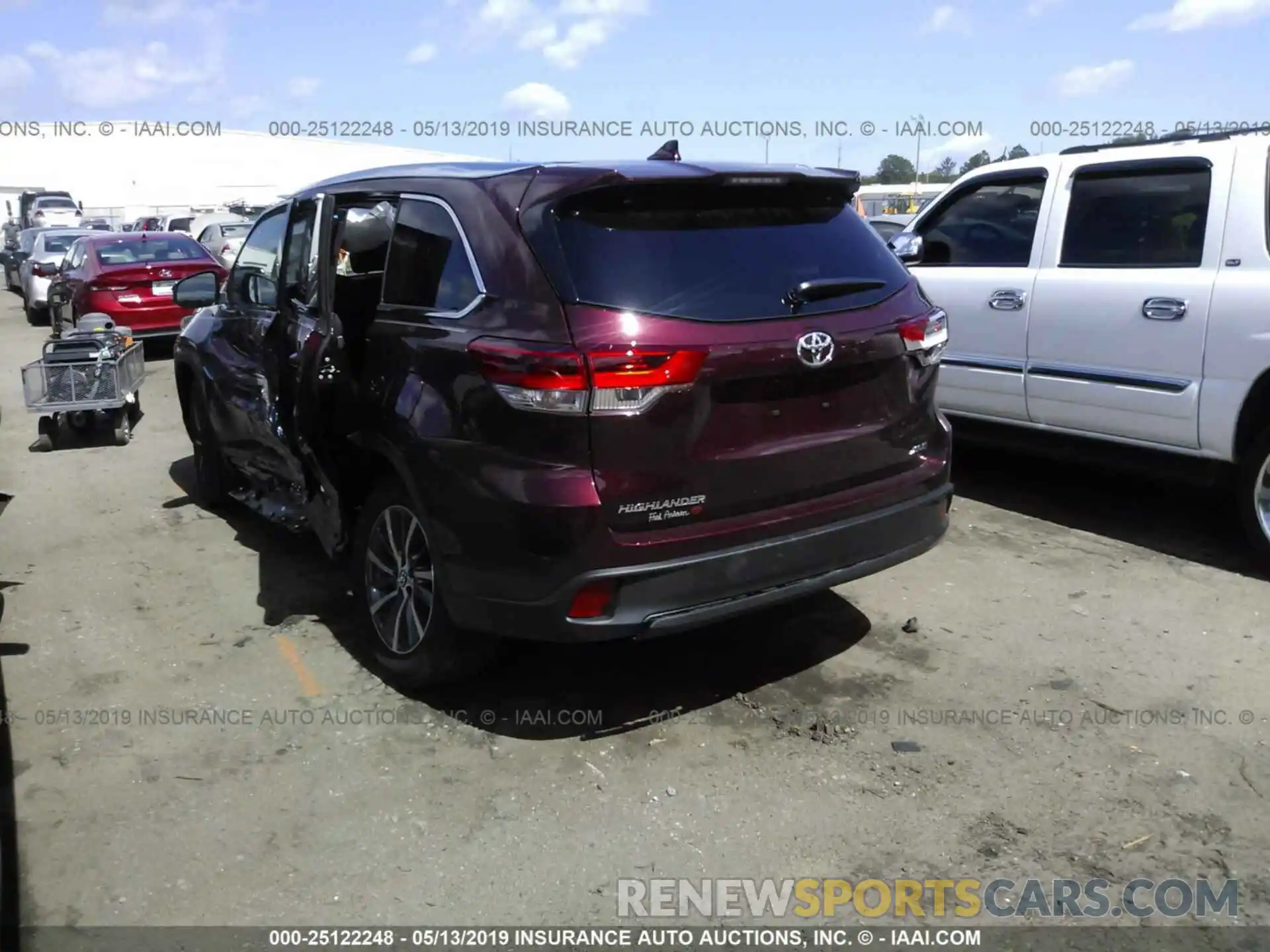 3 Photograph of a damaged car 5TDKZRFH7KS313076 TOYOTA HIGHLANDER 2019