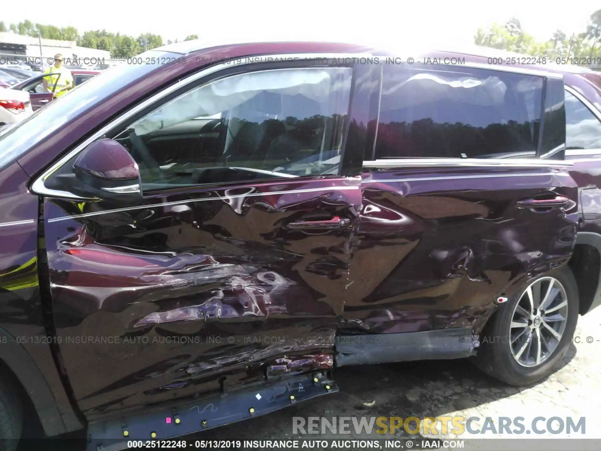 6 Photograph of a damaged car 5TDKZRFH7KS313076 TOYOTA HIGHLANDER 2019