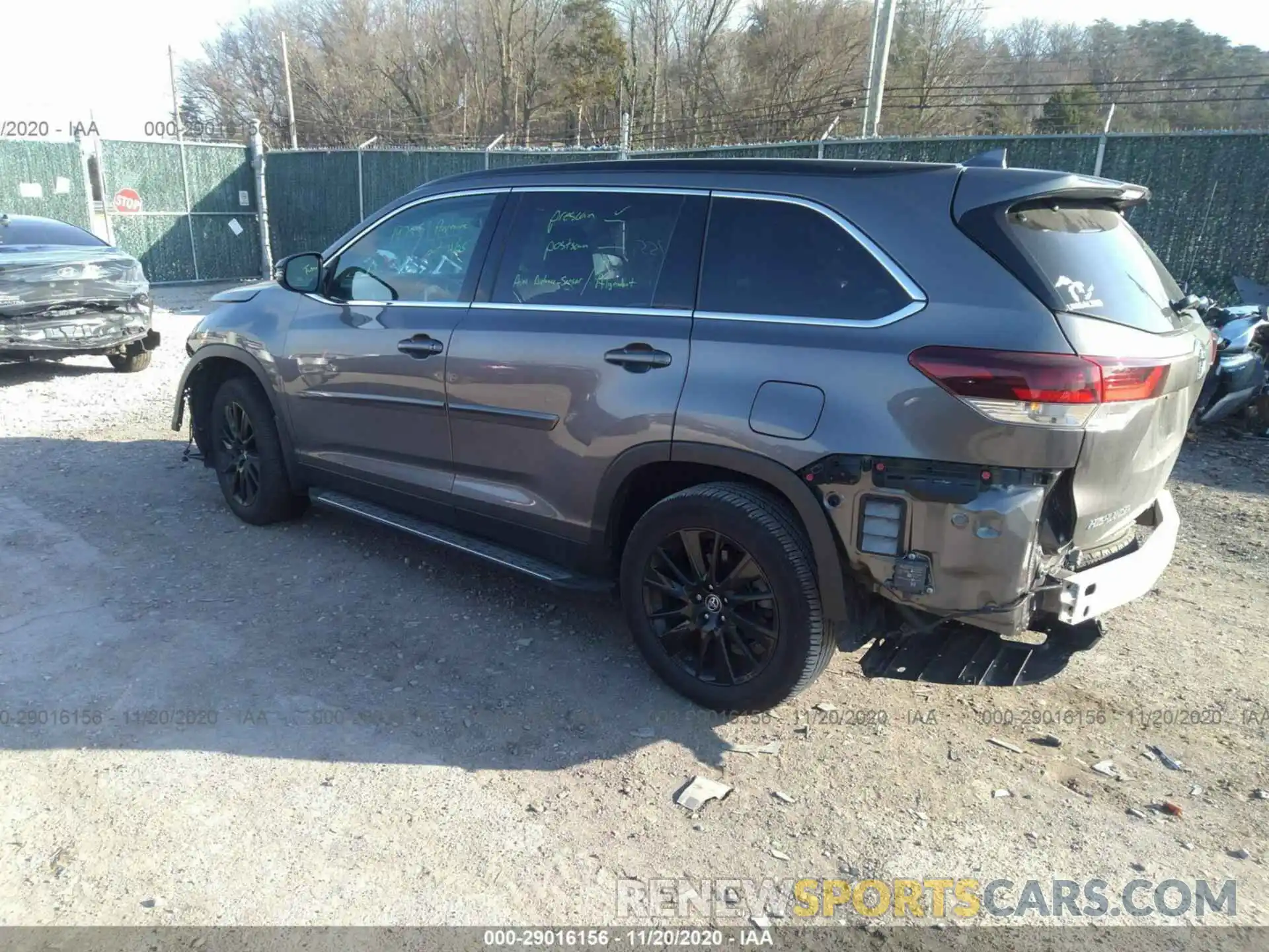 3 Photograph of a damaged car 5TDKZRFH7KS321761 TOYOTA HIGHLANDER 2019