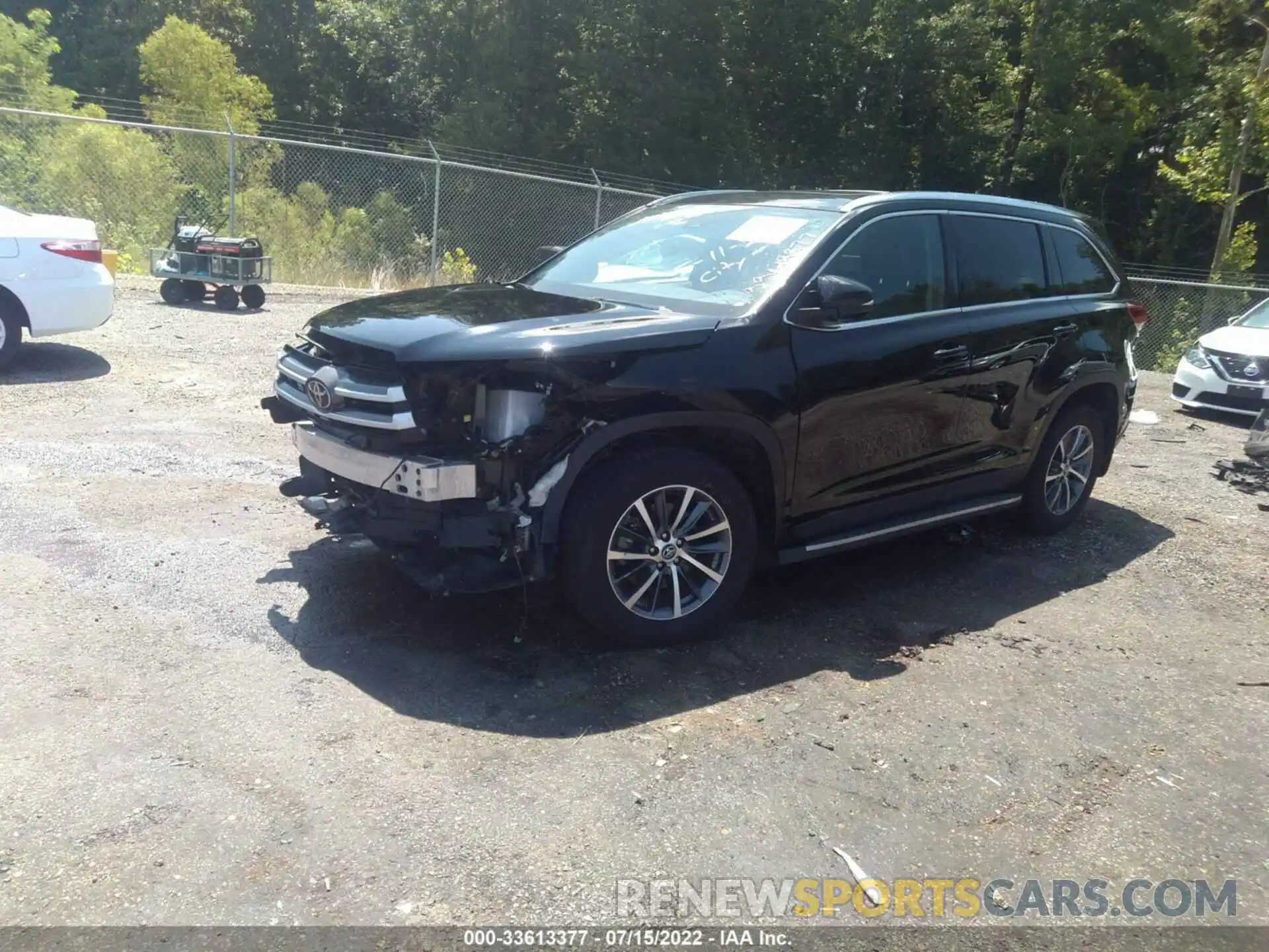 2 Photograph of a damaged car 5TDKZRFH7KS327592 TOYOTA HIGHLANDER 2019