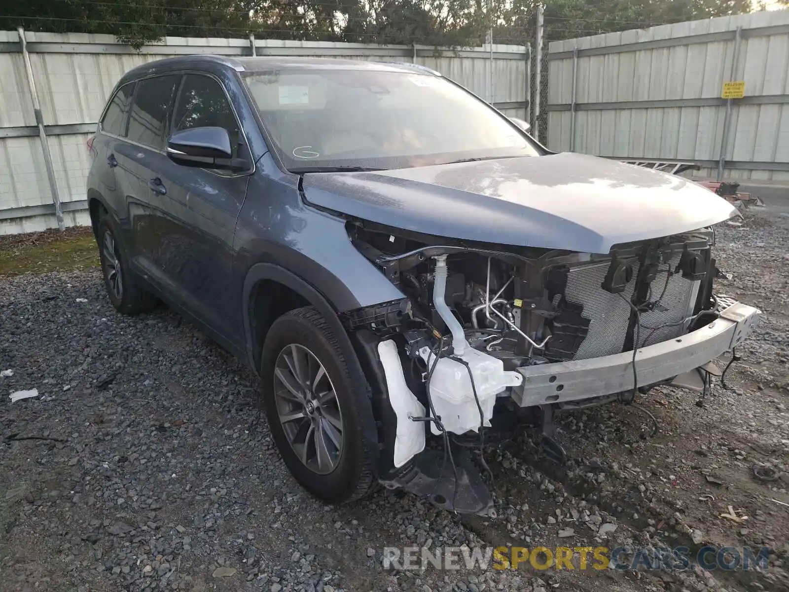 1 Photograph of a damaged car 5TDKZRFH7KS329357 TOYOTA HIGHLANDER 2019