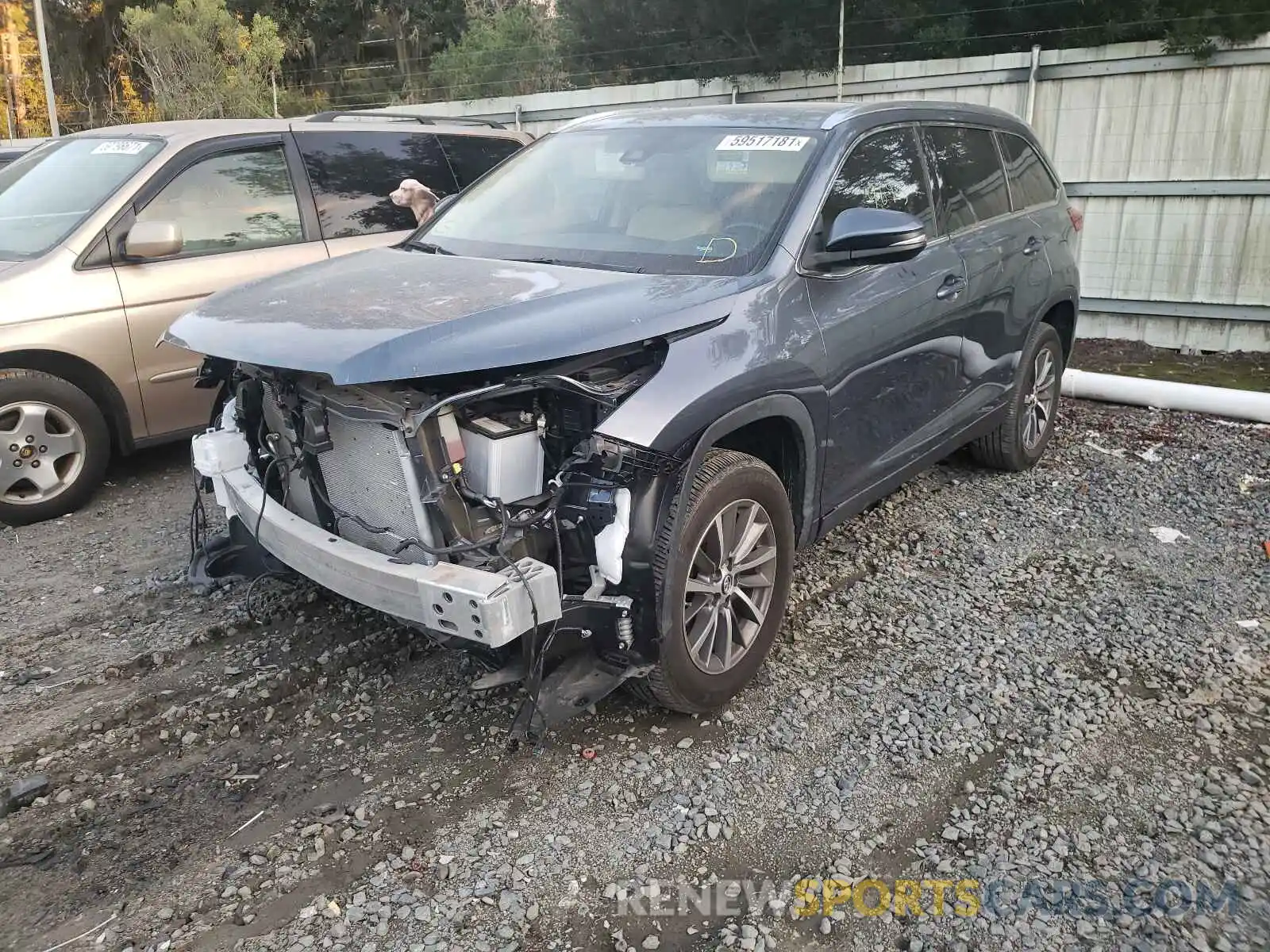 2 Photograph of a damaged car 5TDKZRFH7KS329357 TOYOTA HIGHLANDER 2019