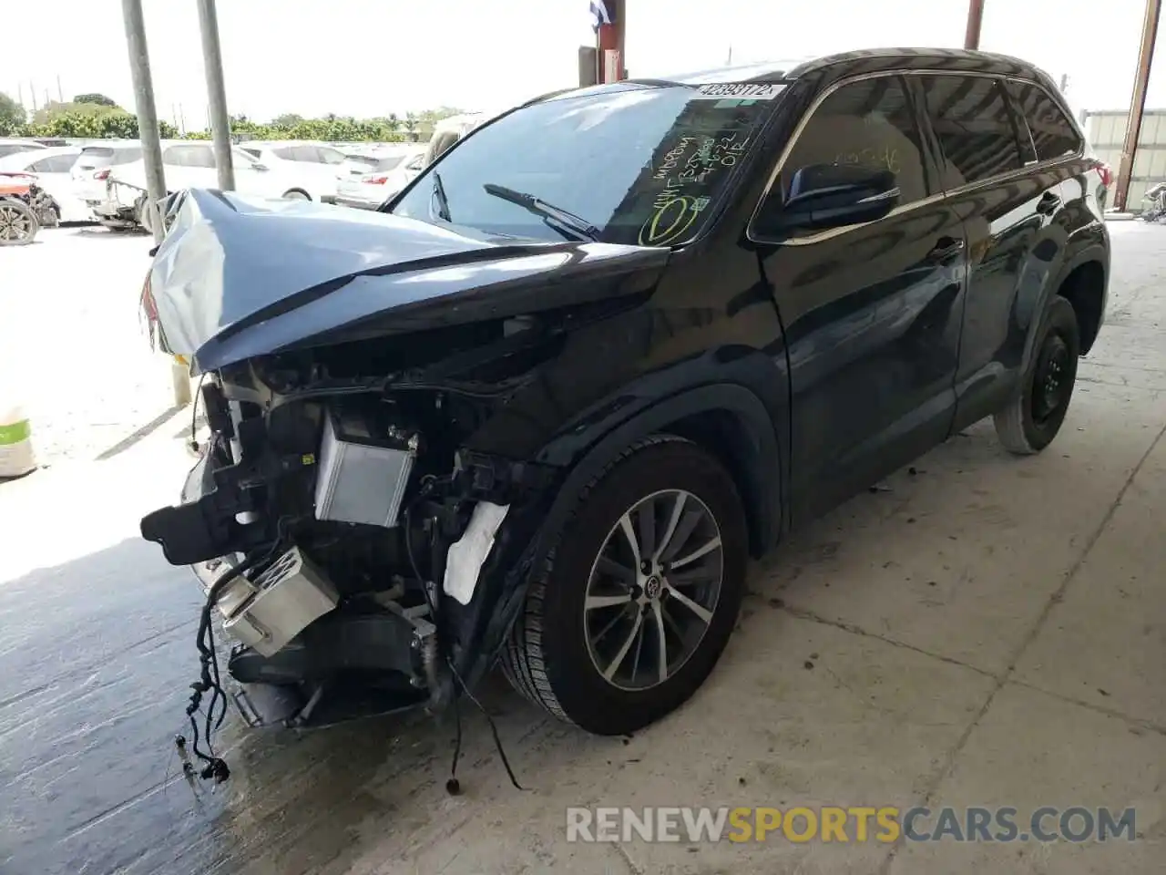 2 Photograph of a damaged car 5TDKZRFH7KS334445 TOYOTA HIGHLANDER 2019