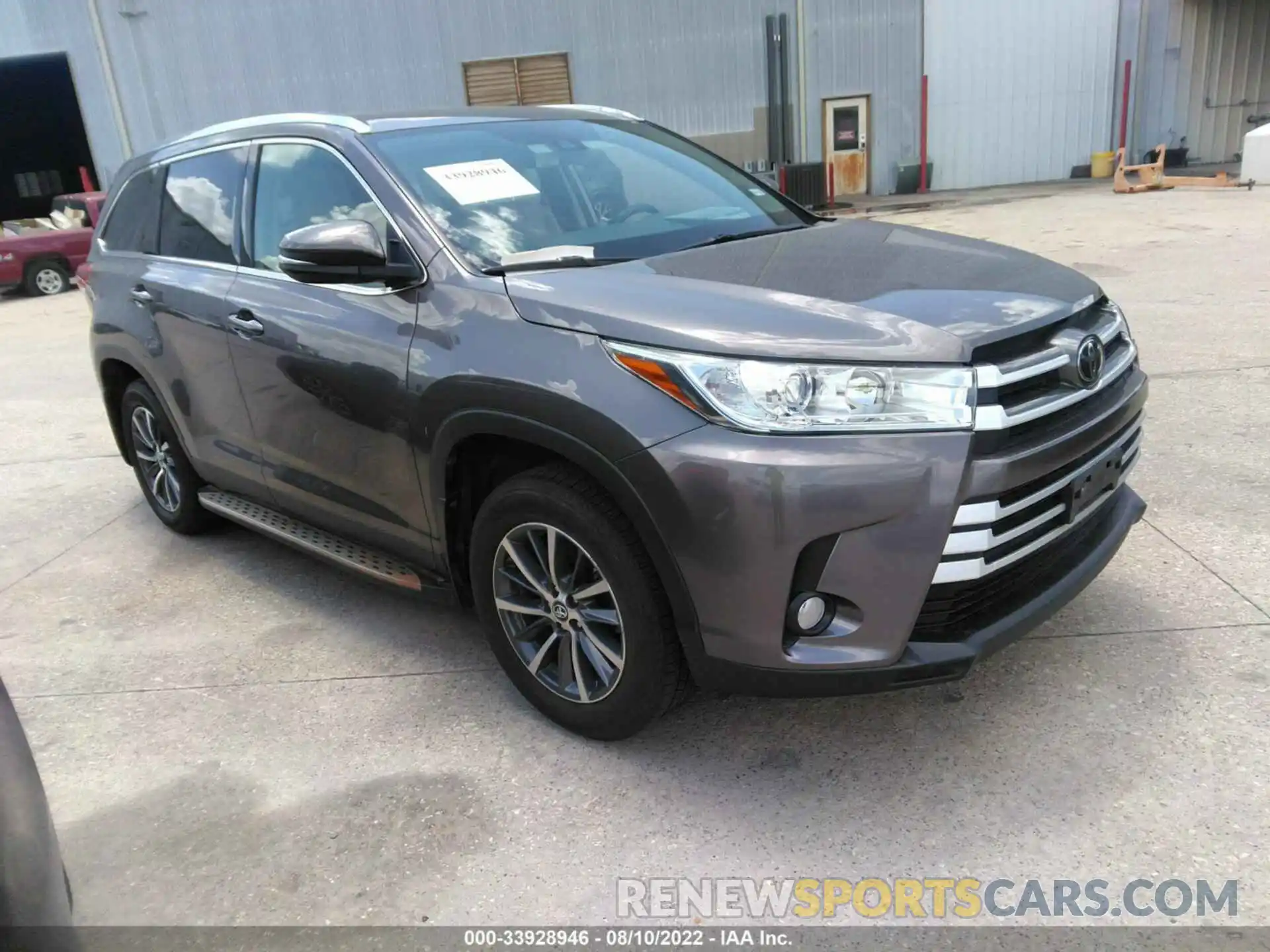 1 Photograph of a damaged car 5TDKZRFH7KS335353 TOYOTA HIGHLANDER 2019