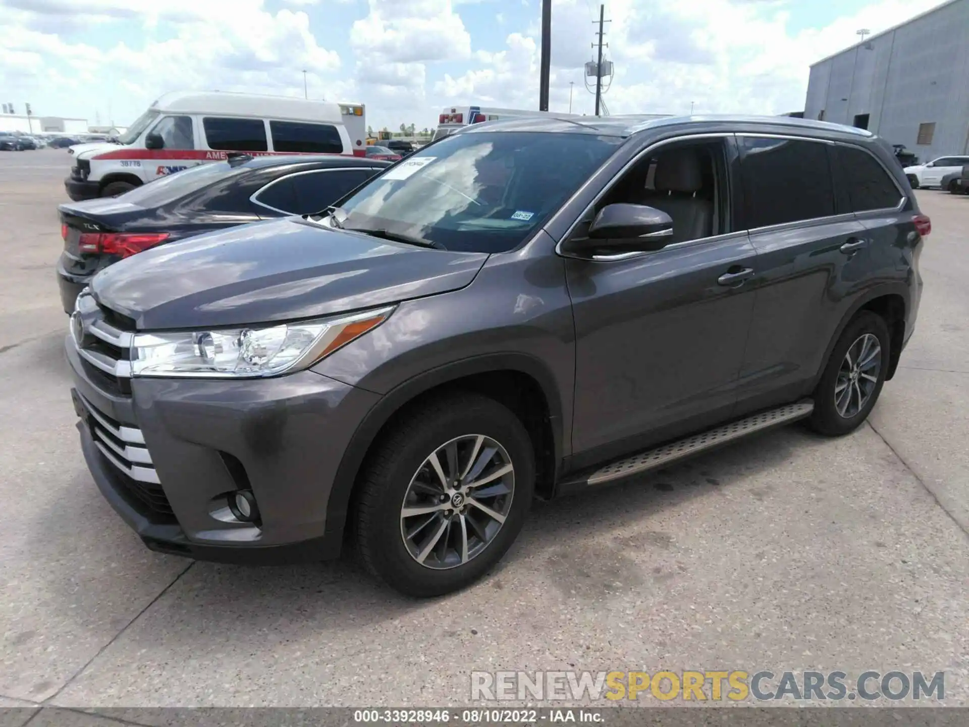 2 Photograph of a damaged car 5TDKZRFH7KS335353 TOYOTA HIGHLANDER 2019