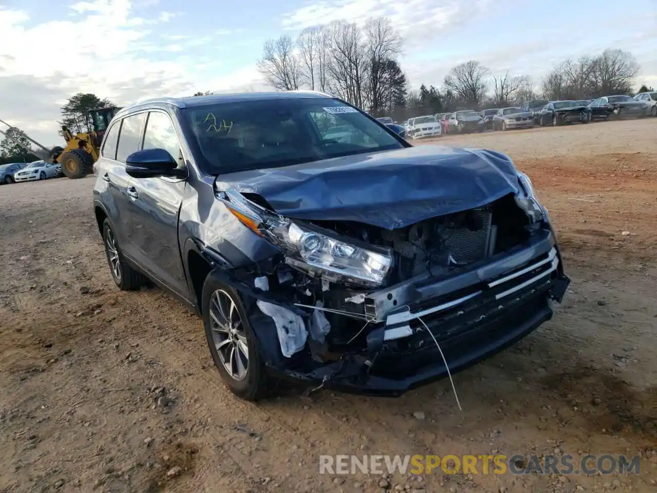 1 Photograph of a damaged car 5TDKZRFH7KS338835 TOYOTA HIGHLANDER 2019