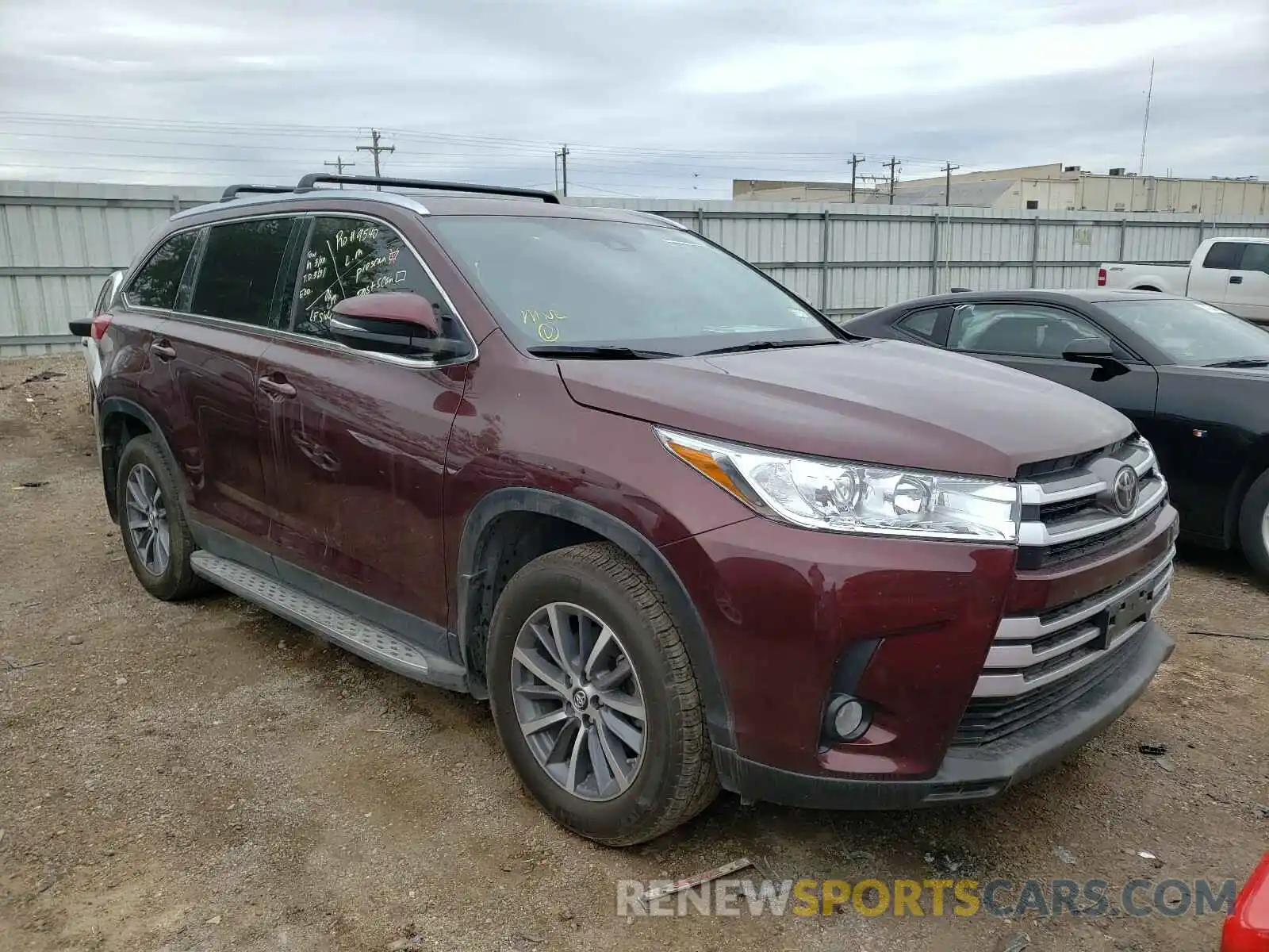 1 Фотография поврежденного автомобиля 5TDKZRFH7KS339967 TOYOTA HIGHLANDER 2019