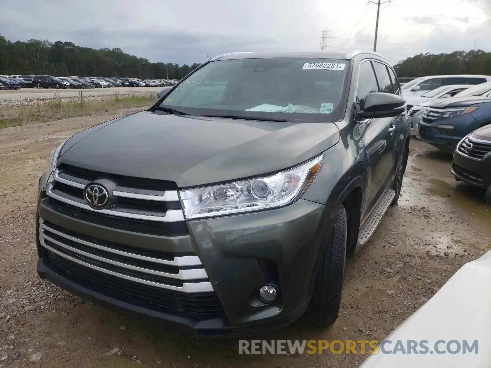 2 Photograph of a damaged car 5TDKZRFH7KS342741 TOYOTA HIGHLANDER 2019