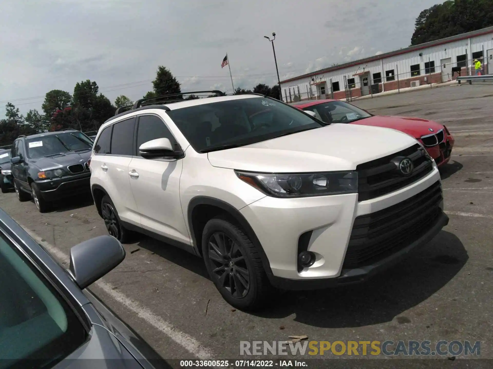 1 Photograph of a damaged car 5TDKZRFH7KS346983 TOYOTA HIGHLANDER 2019