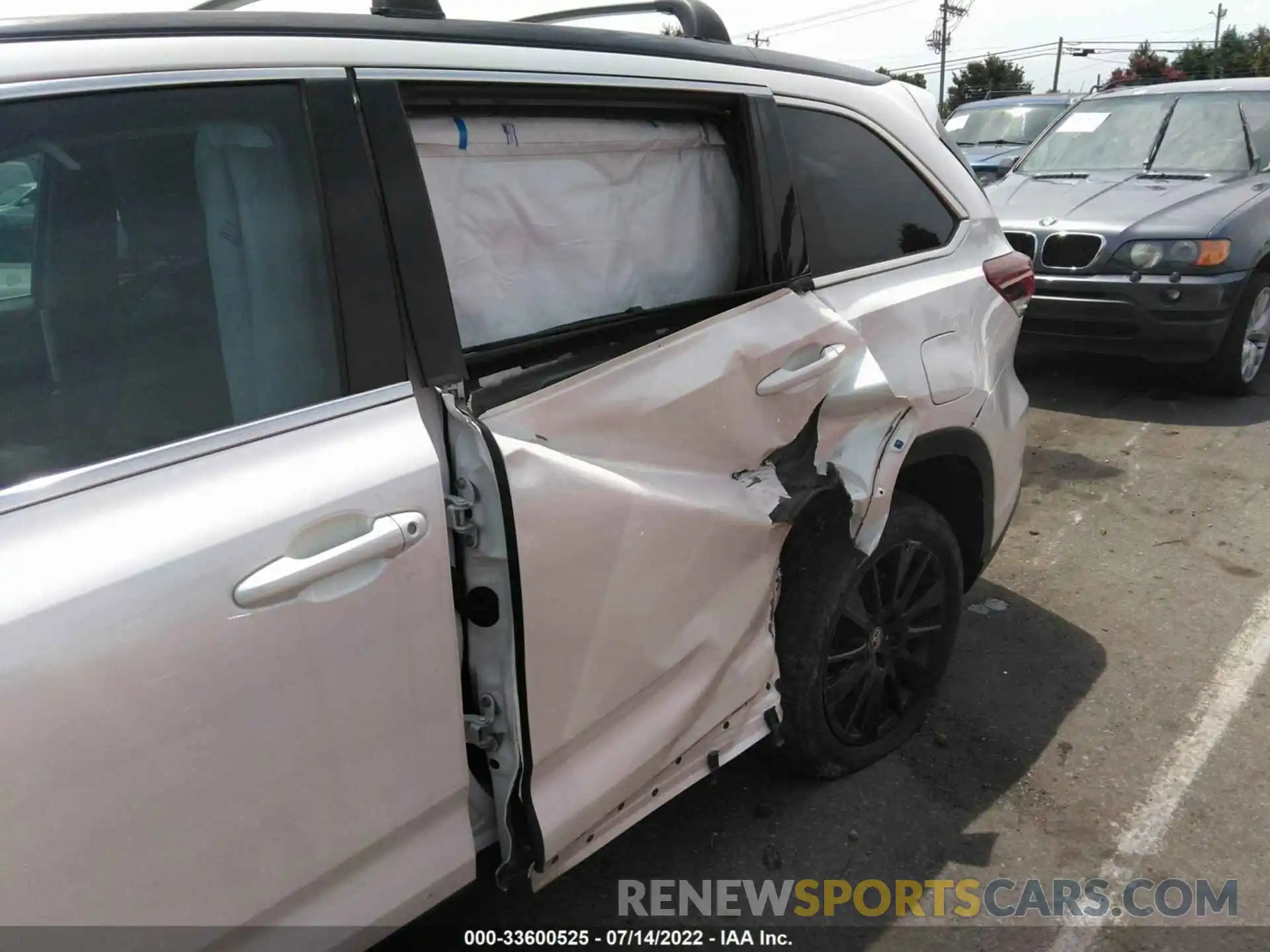 6 Photograph of a damaged car 5TDKZRFH7KS346983 TOYOTA HIGHLANDER 2019