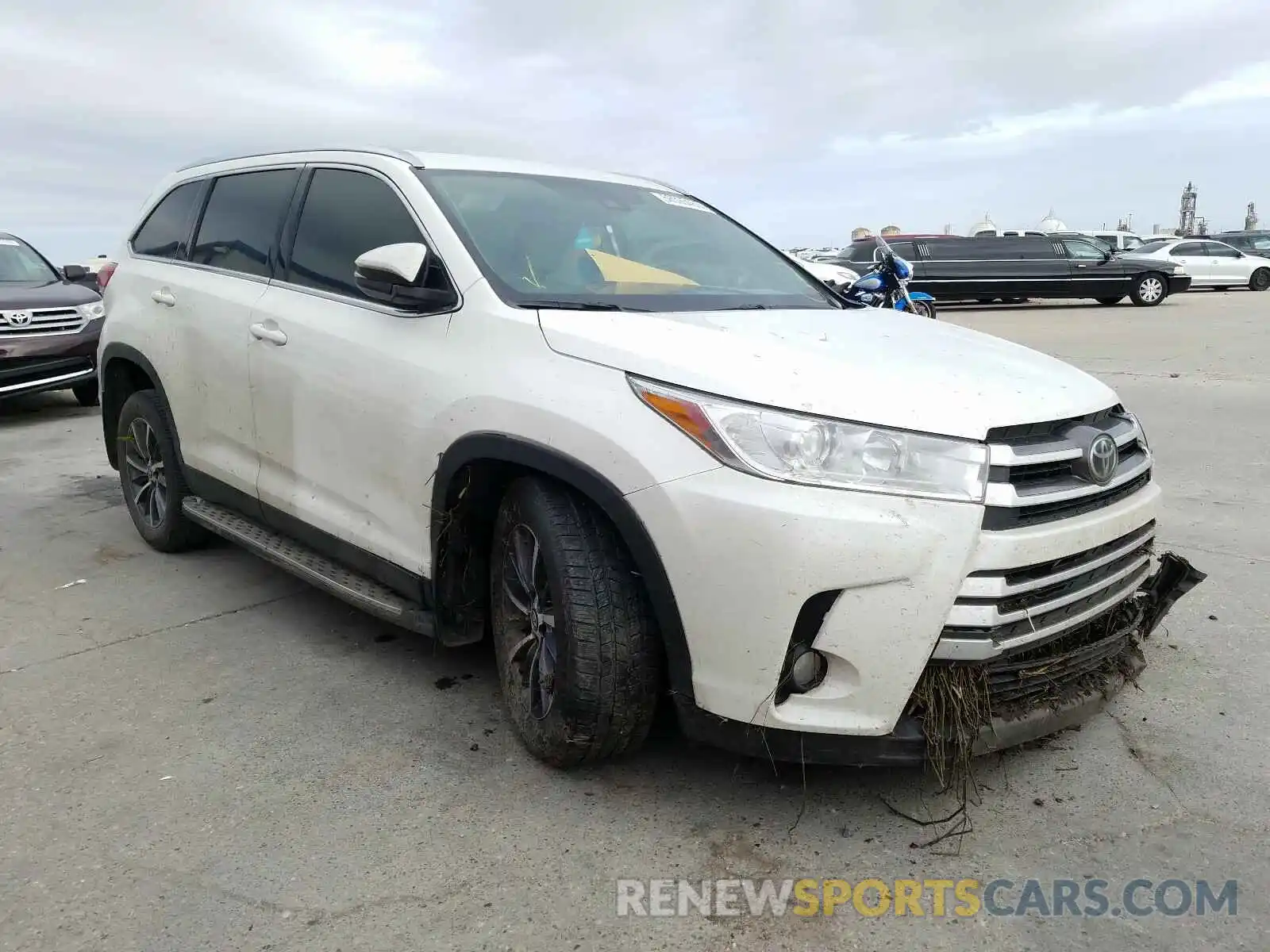 1 Photograph of a damaged car 5TDKZRFH7KS348460 TOYOTA HIGHLANDER 2019