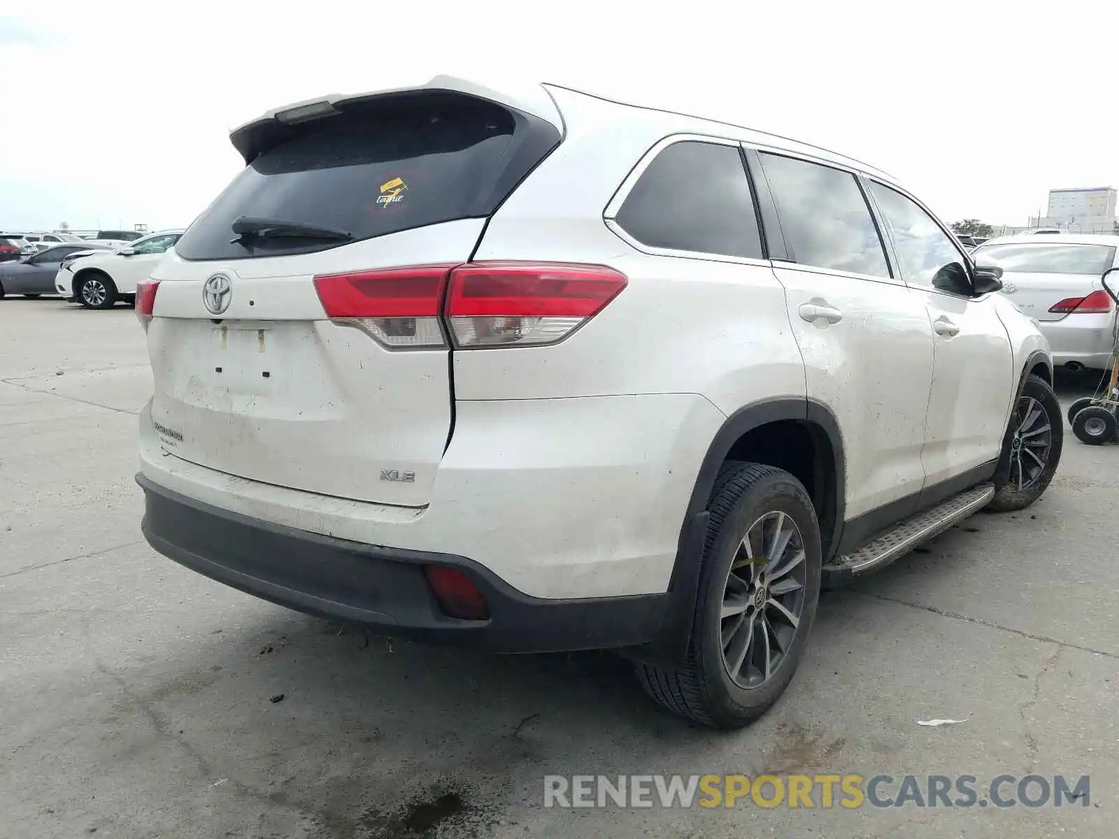 4 Фотография поврежденного автомобиля 5TDKZRFH7KS348460 TOYOTA HIGHLANDER 2019