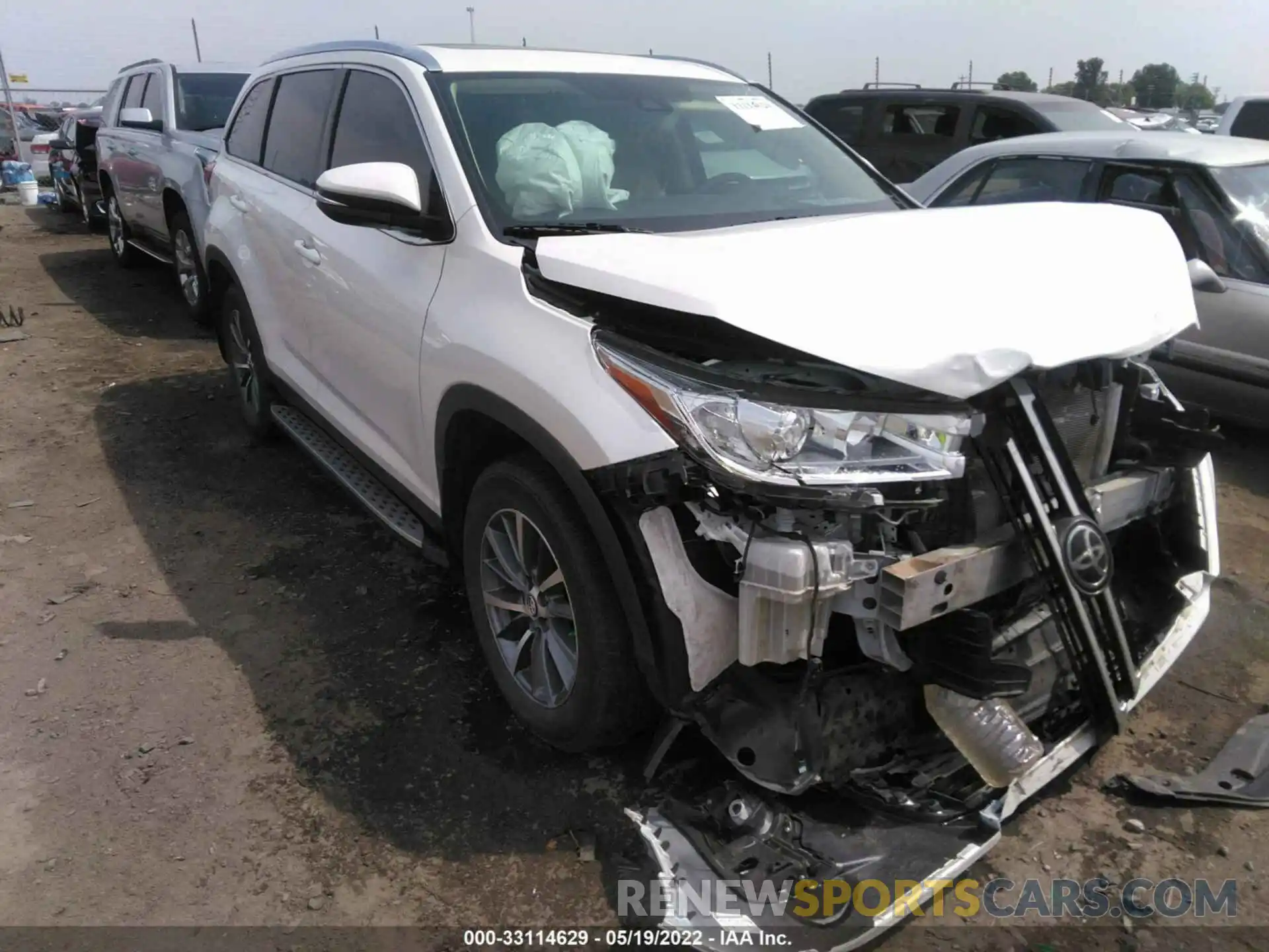 1 Photograph of a damaged car 5TDKZRFH7KS348569 TOYOTA HIGHLANDER 2019