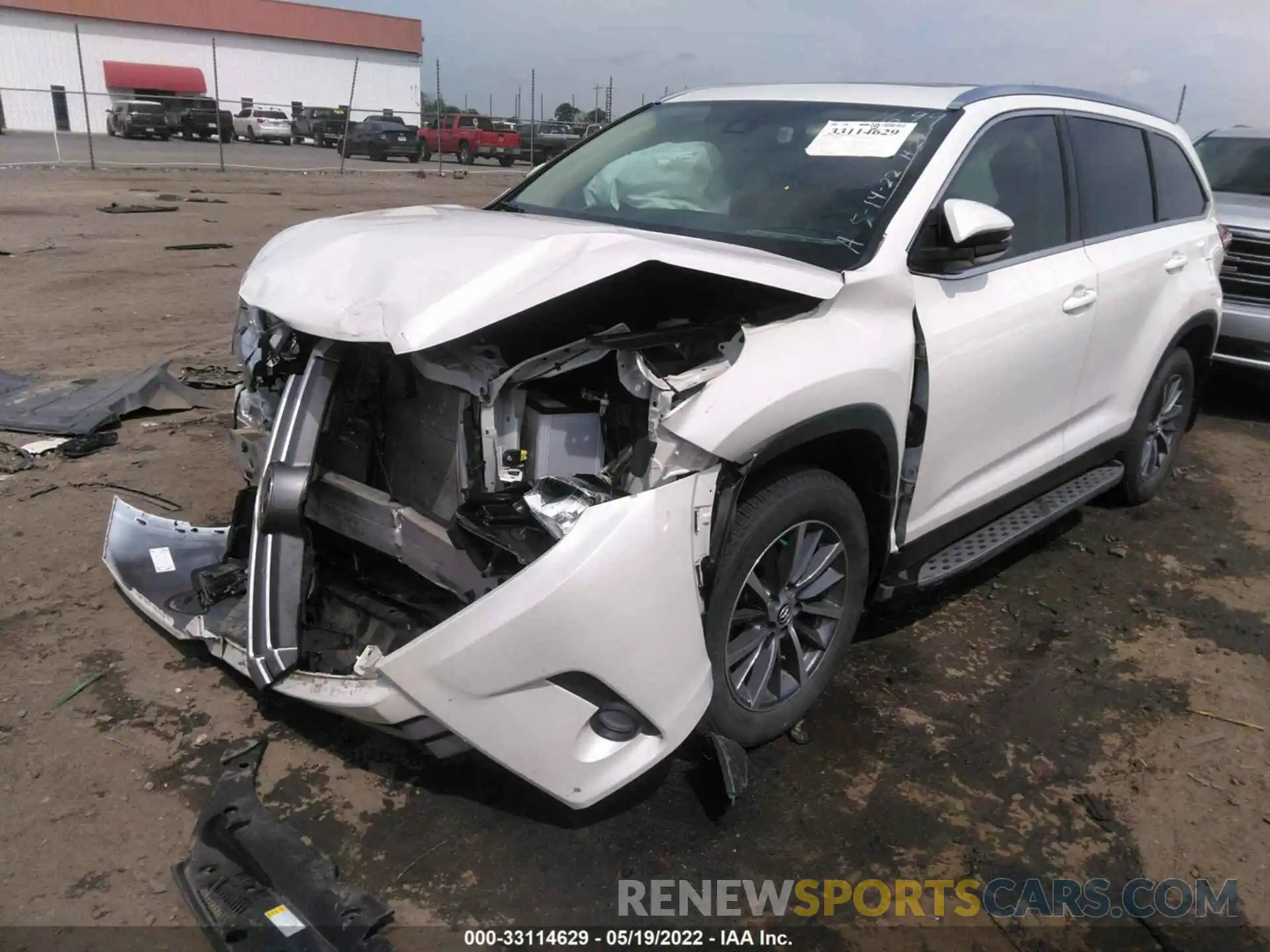 2 Photograph of a damaged car 5TDKZRFH7KS348569 TOYOTA HIGHLANDER 2019