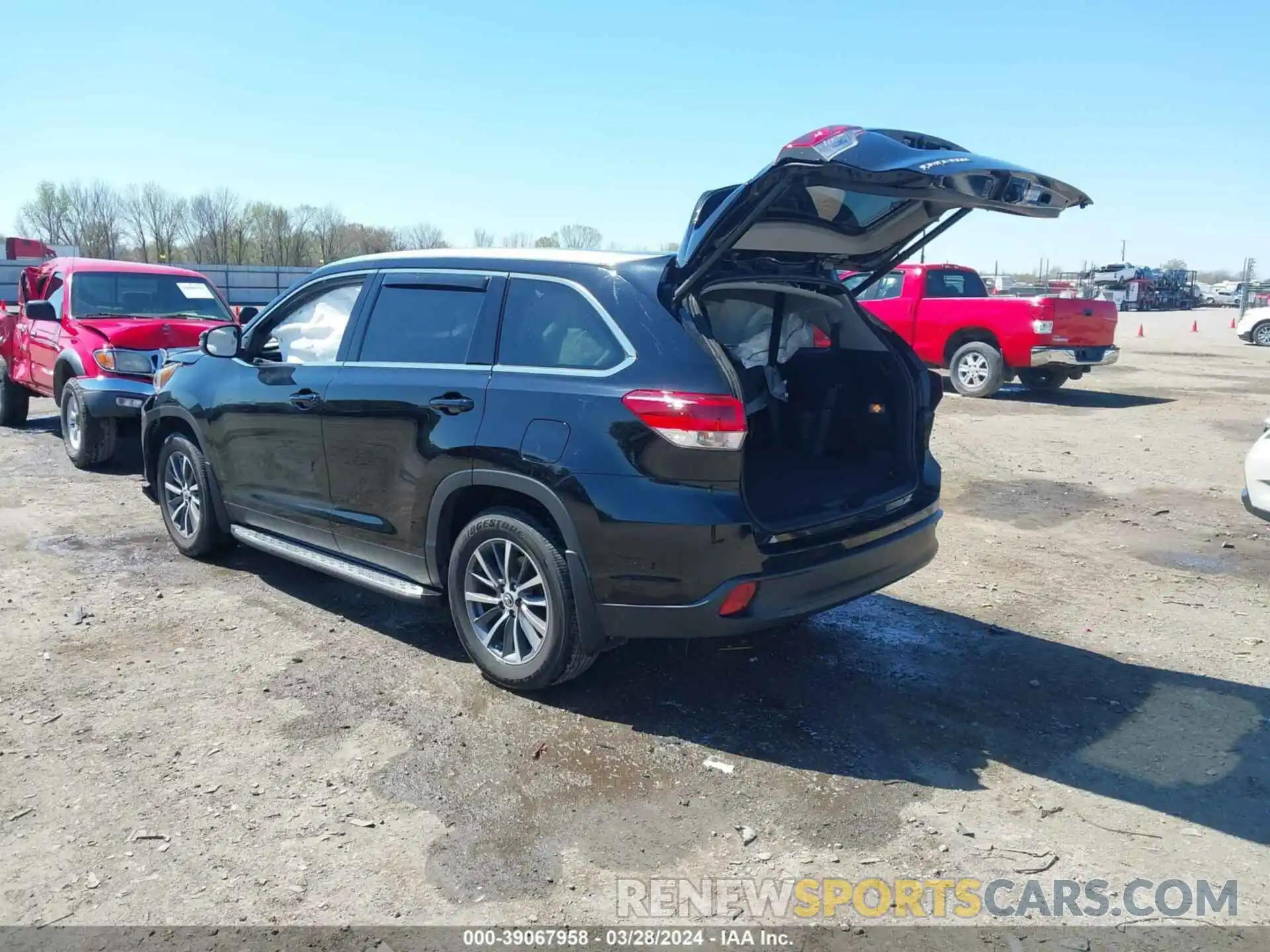 3 Фотография поврежденного автомобиля 5TDKZRFH7KS349382 TOYOTA HIGHLANDER 2019