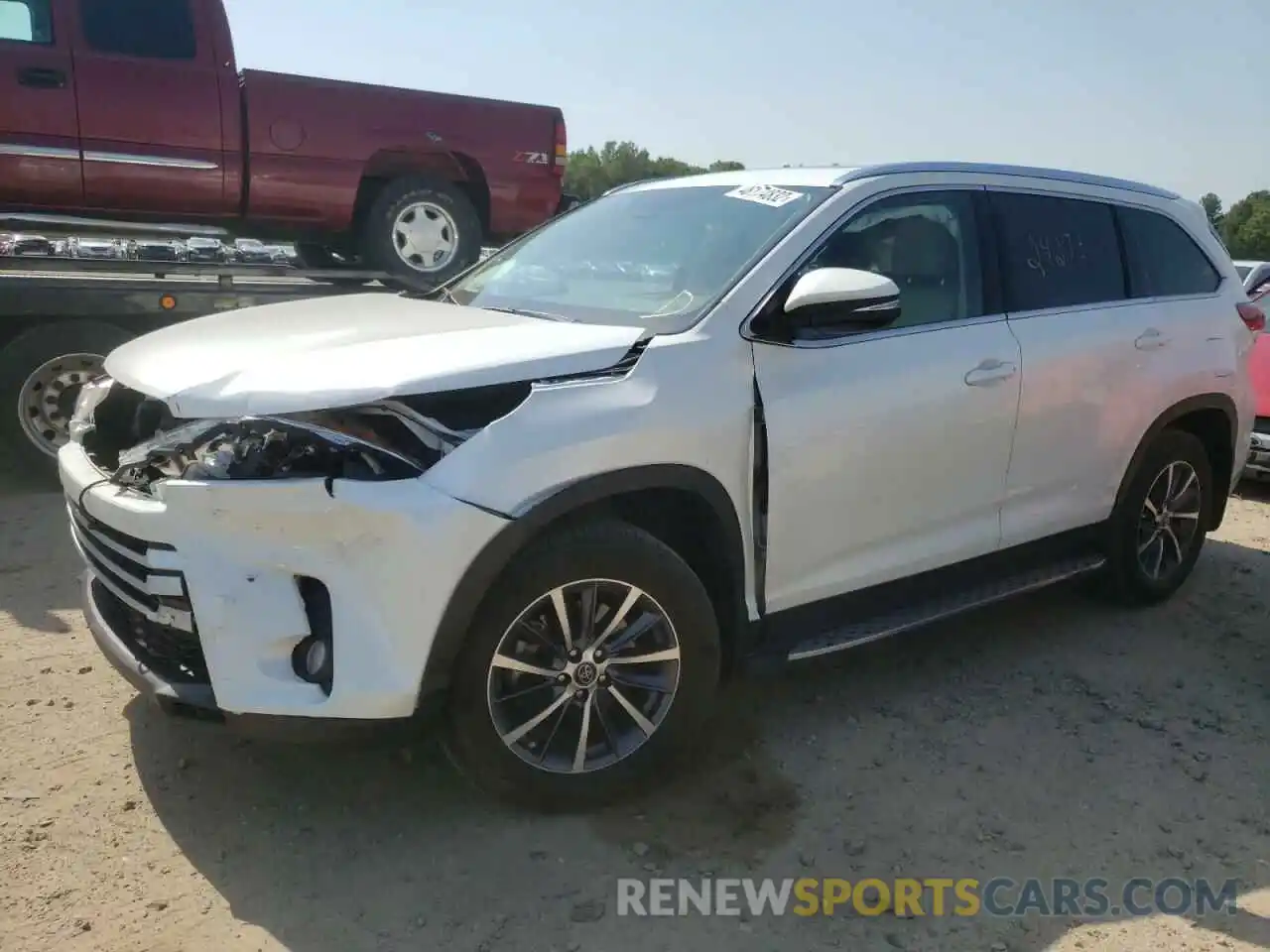 2 Photograph of a damaged car 5TDKZRFH7KS358891 TOYOTA HIGHLANDER 2019