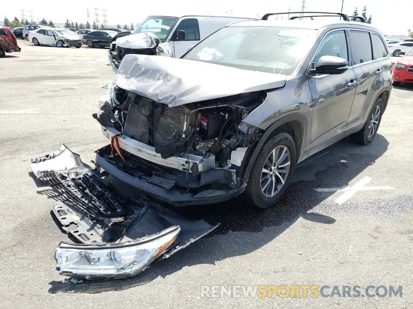 2 Photograph of a damaged car 5TDKZRFH7KS551784 TOYOTA HIGHLANDER 2019