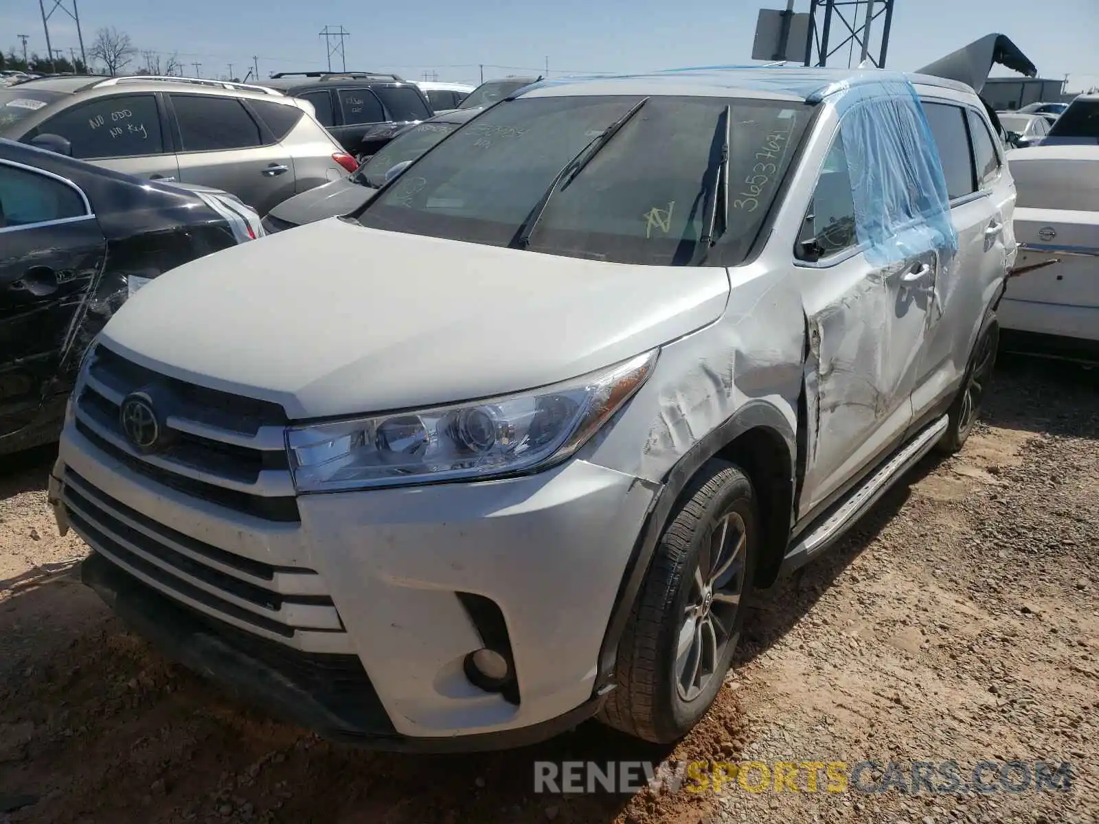 2 Фотография поврежденного автомобиля 5TDKZRFH7KS552904 TOYOTA HIGHLANDER 2019