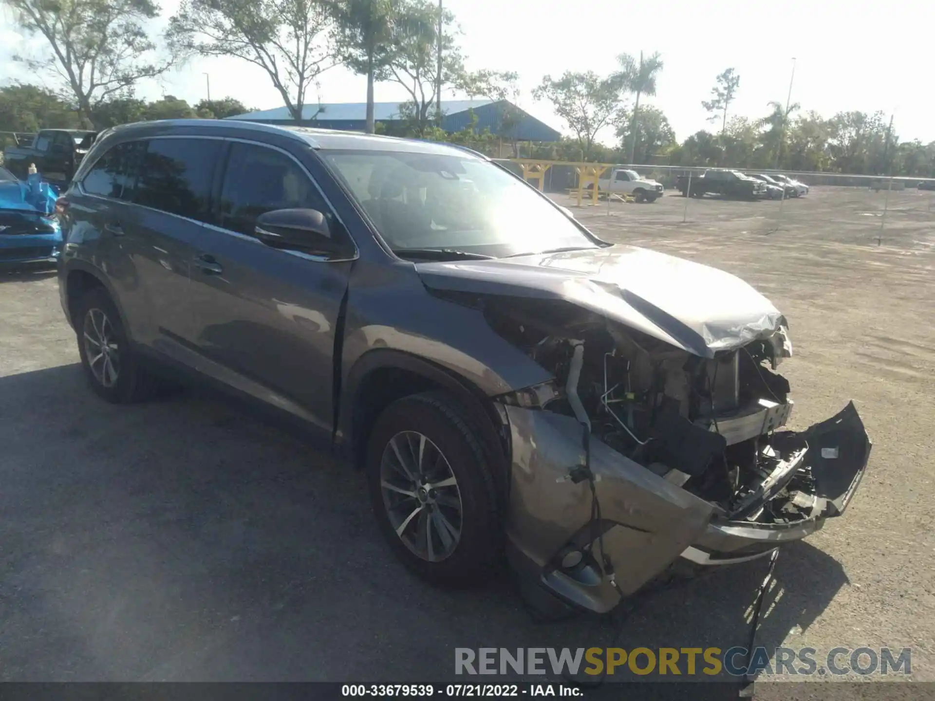 1 Photograph of a damaged car 5TDKZRFH7KS553065 TOYOTA HIGHLANDER 2019