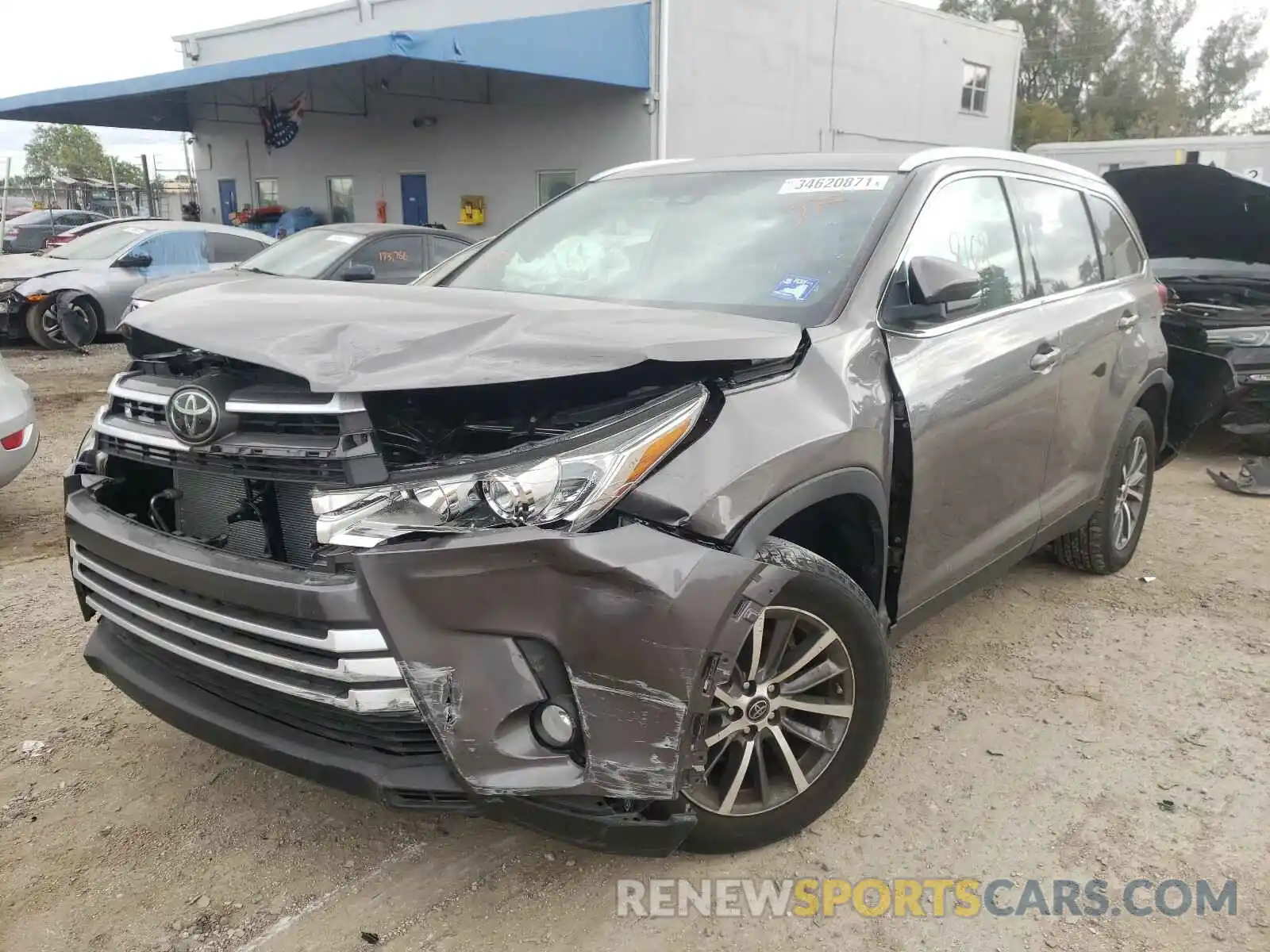 2 Photograph of a damaged car 5TDKZRFH7KS554118 TOYOTA HIGHLANDER 2019