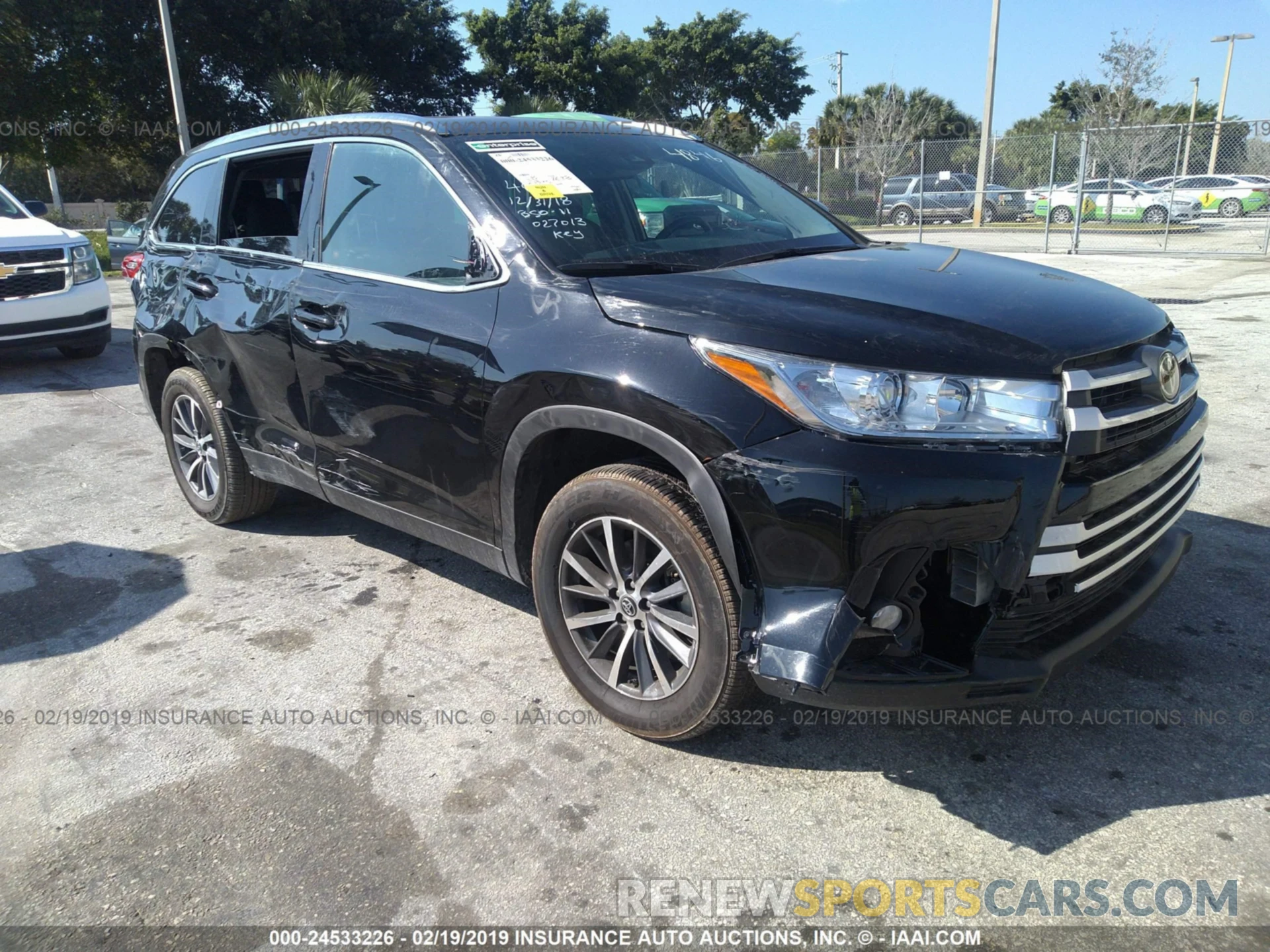 1 Photograph of a damaged car 5TDKZRFH7KS554846 TOYOTA HIGHLANDER 2019