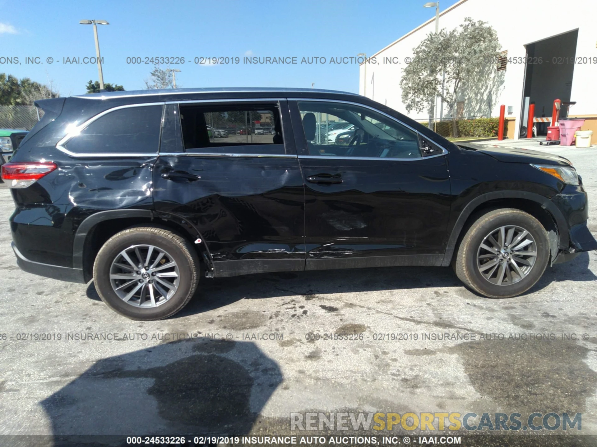 6 Photograph of a damaged car 5TDKZRFH7KS554846 TOYOTA HIGHLANDER 2019