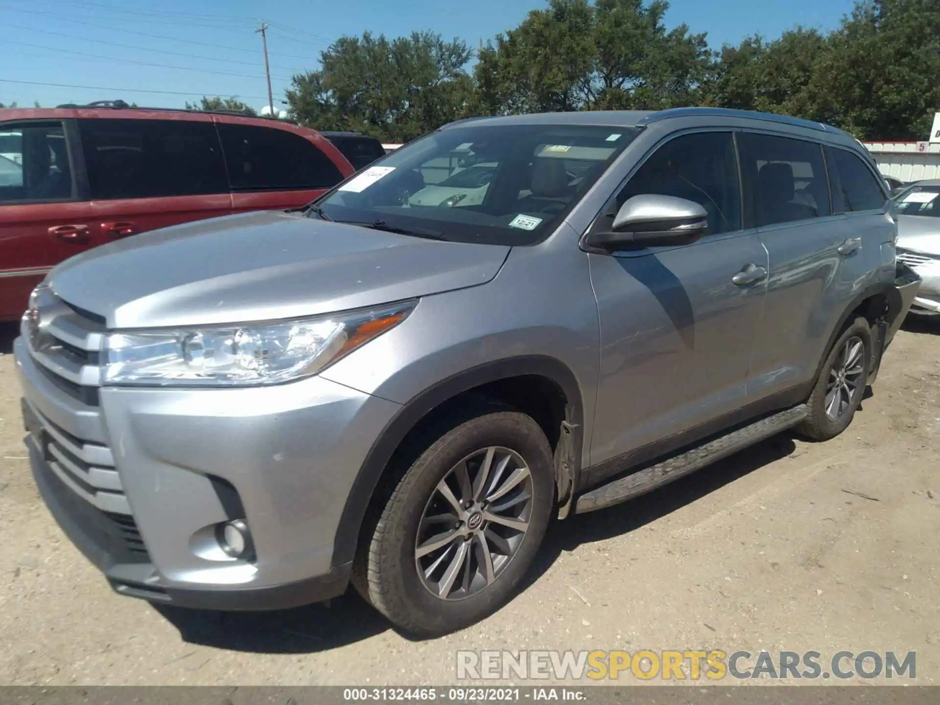 2 Photograph of a damaged car 5TDKZRFH7KS555107 TOYOTA HIGHLANDER 2019