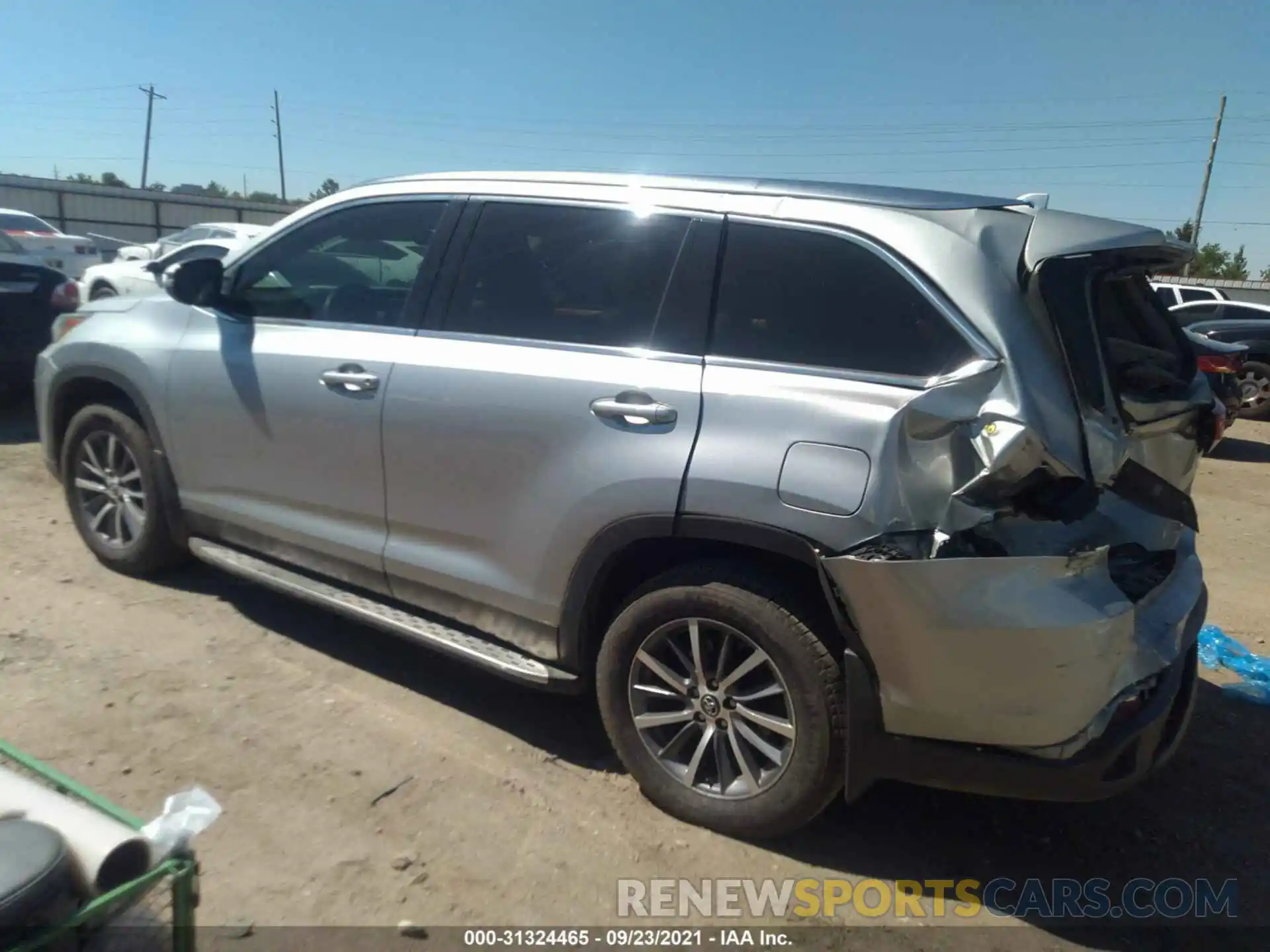 3 Photograph of a damaged car 5TDKZRFH7KS555107 TOYOTA HIGHLANDER 2019