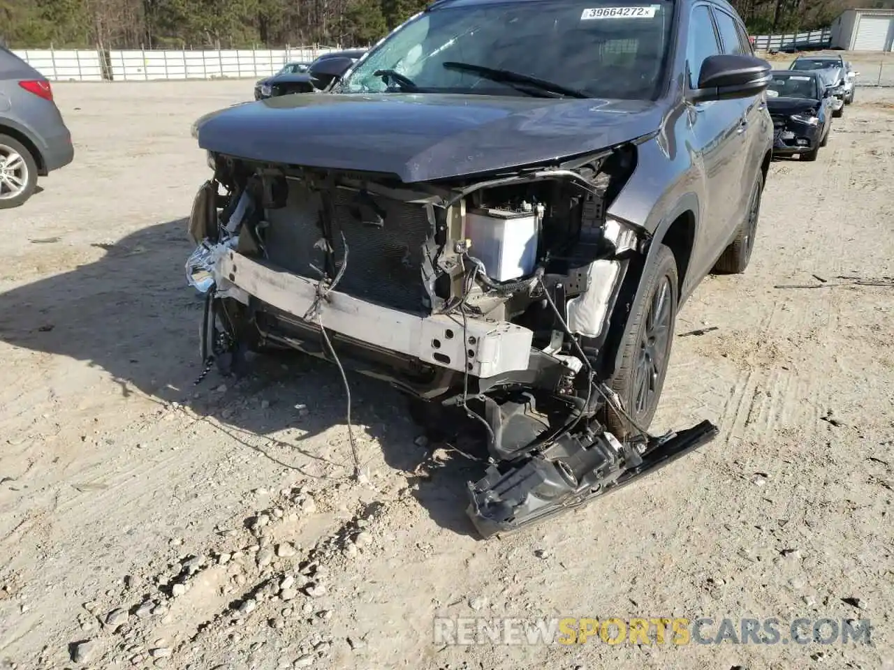 9 Photograph of a damaged car 5TDKZRFH7KS556158 TOYOTA HIGHLANDER 2019