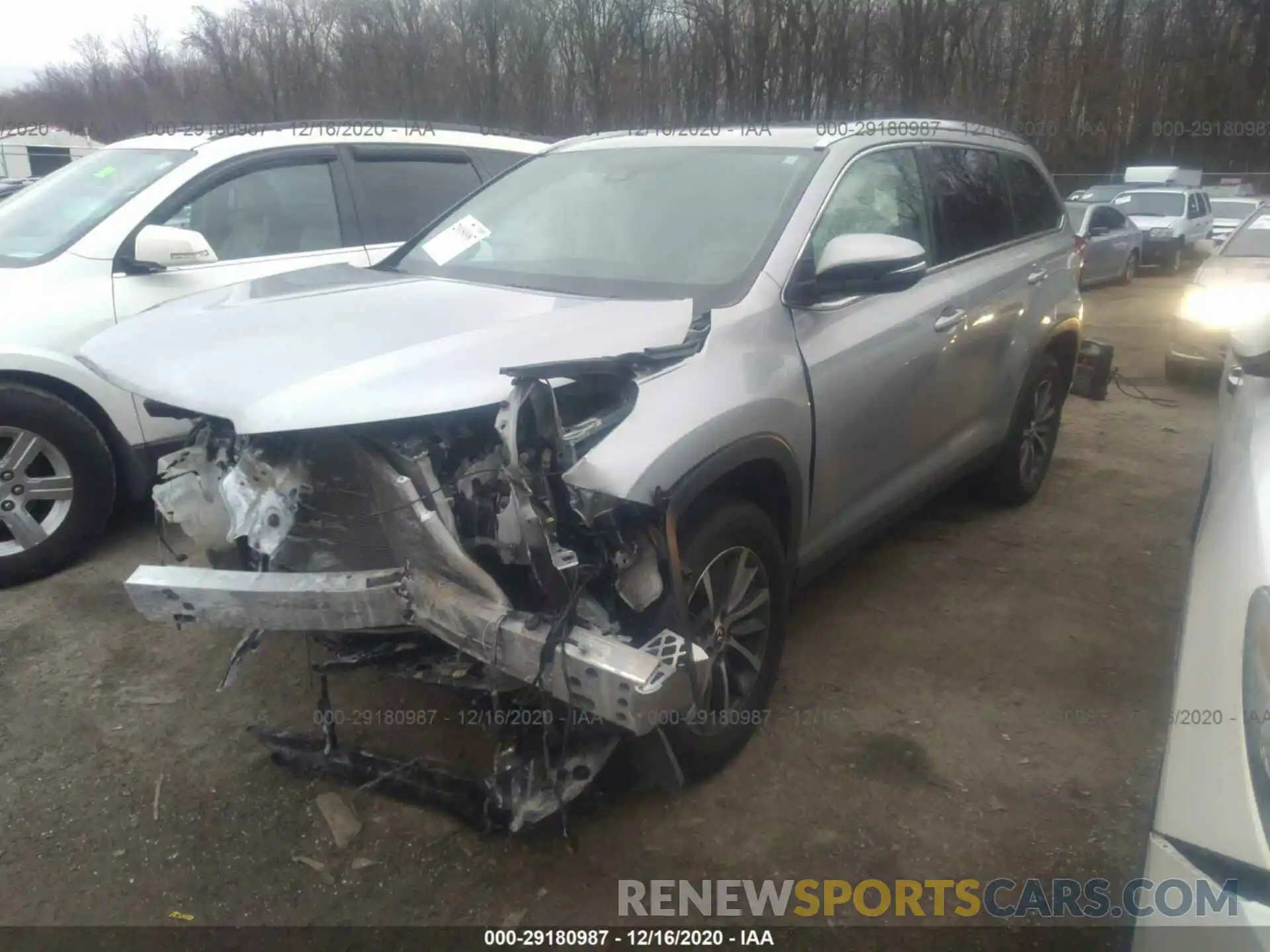 2 Photograph of a damaged car 5TDKZRFH7KS557844 TOYOTA HIGHLANDER 2019