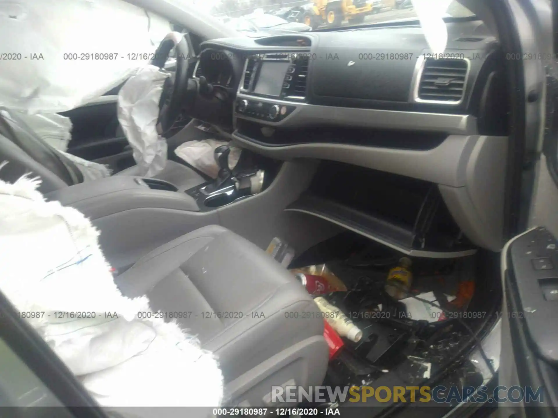 5 Photograph of a damaged car 5TDKZRFH7KS557844 TOYOTA HIGHLANDER 2019