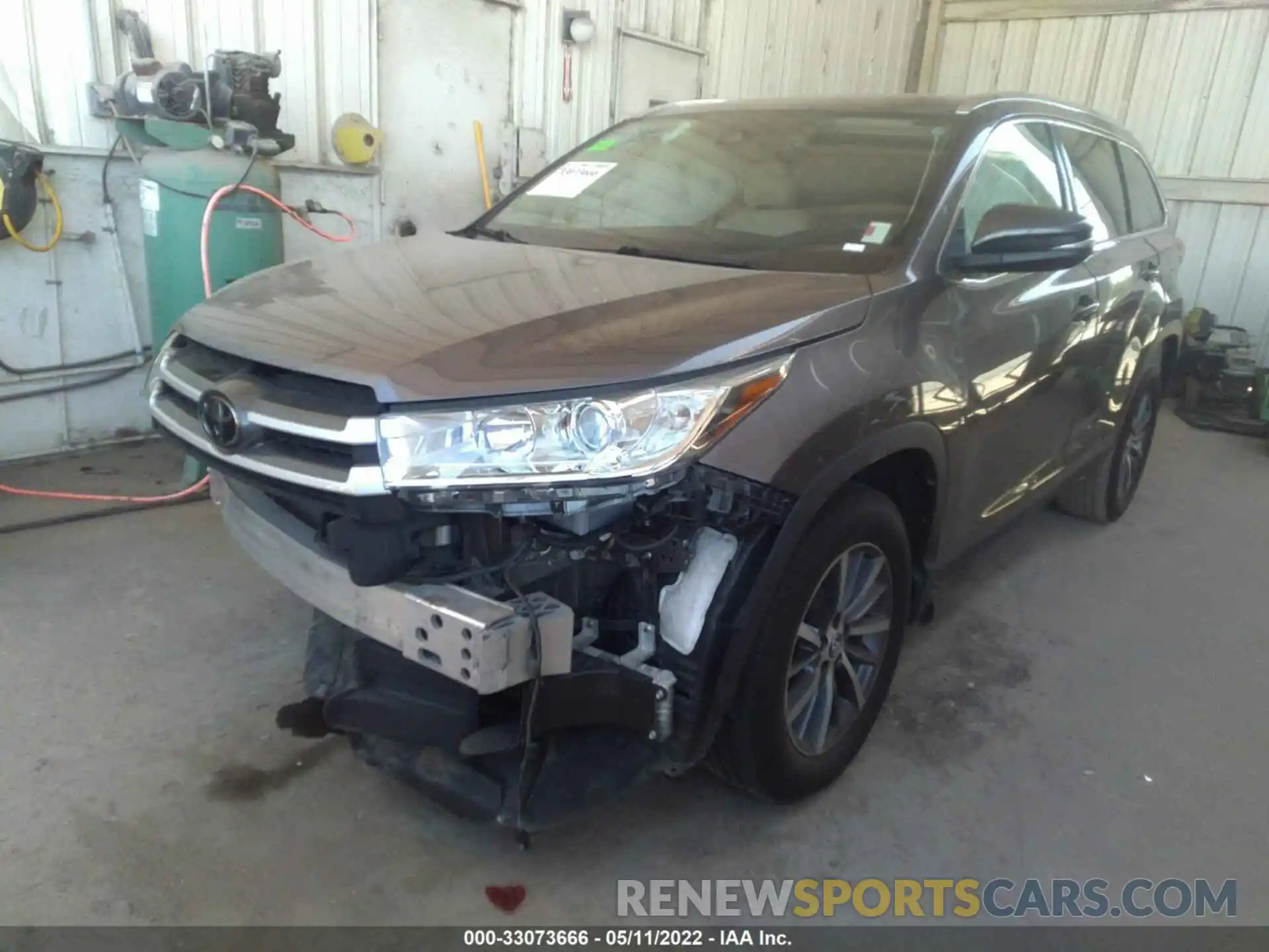 2 Photograph of a damaged car 5TDKZRFH7KS560114 TOYOTA HIGHLANDER 2019