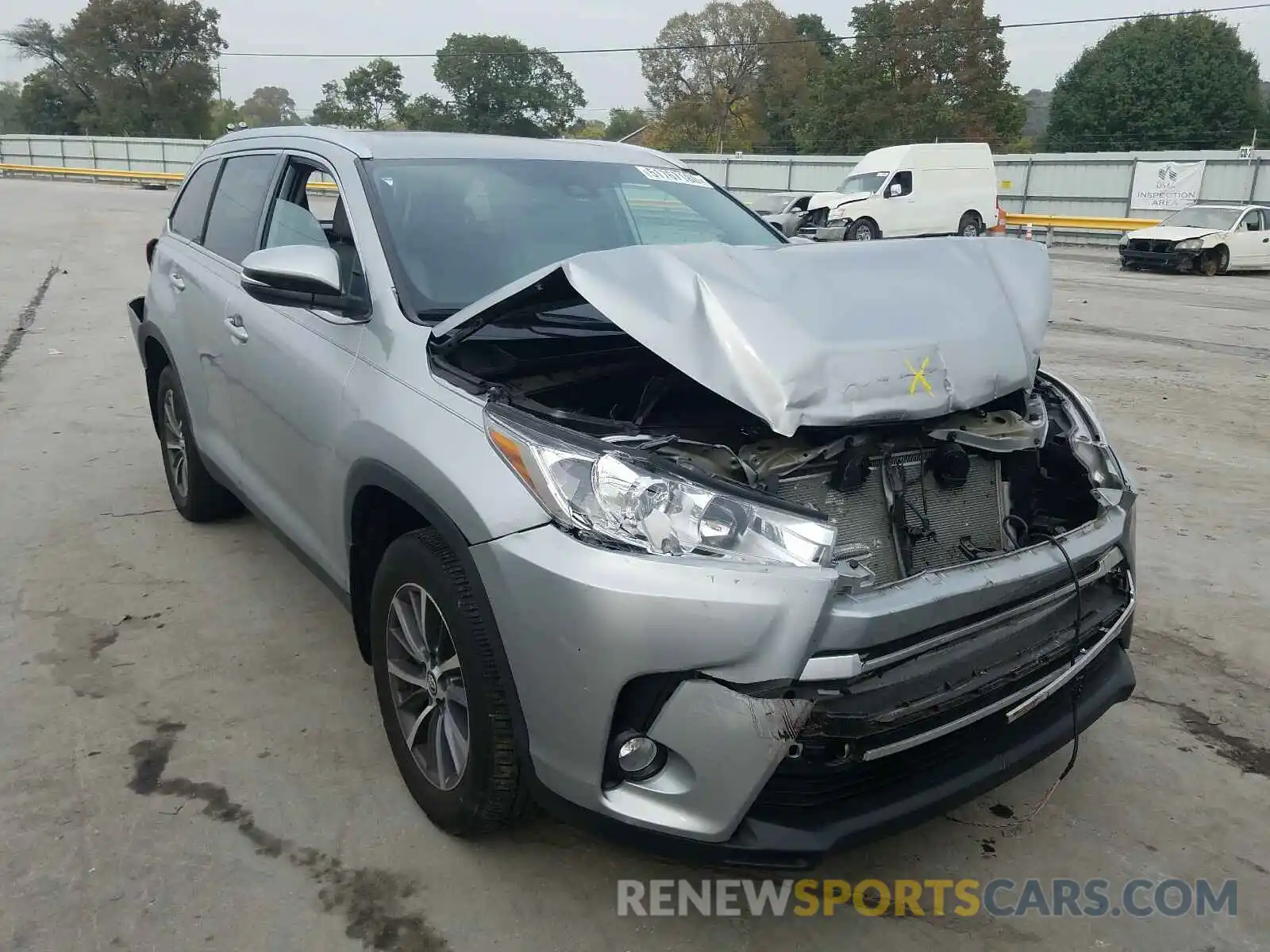 1 Photograph of a damaged car 5TDKZRFH7KS560386 TOYOTA HIGHLANDER 2019