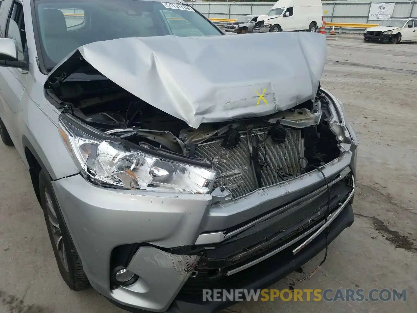 9 Photograph of a damaged car 5TDKZRFH7KS560386 TOYOTA HIGHLANDER 2019