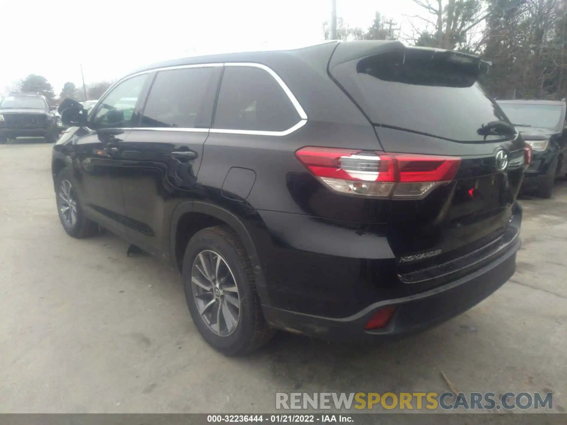 3 Фотография поврежденного автомобиля 5TDKZRFH7KS560596 TOYOTA HIGHLANDER 2019