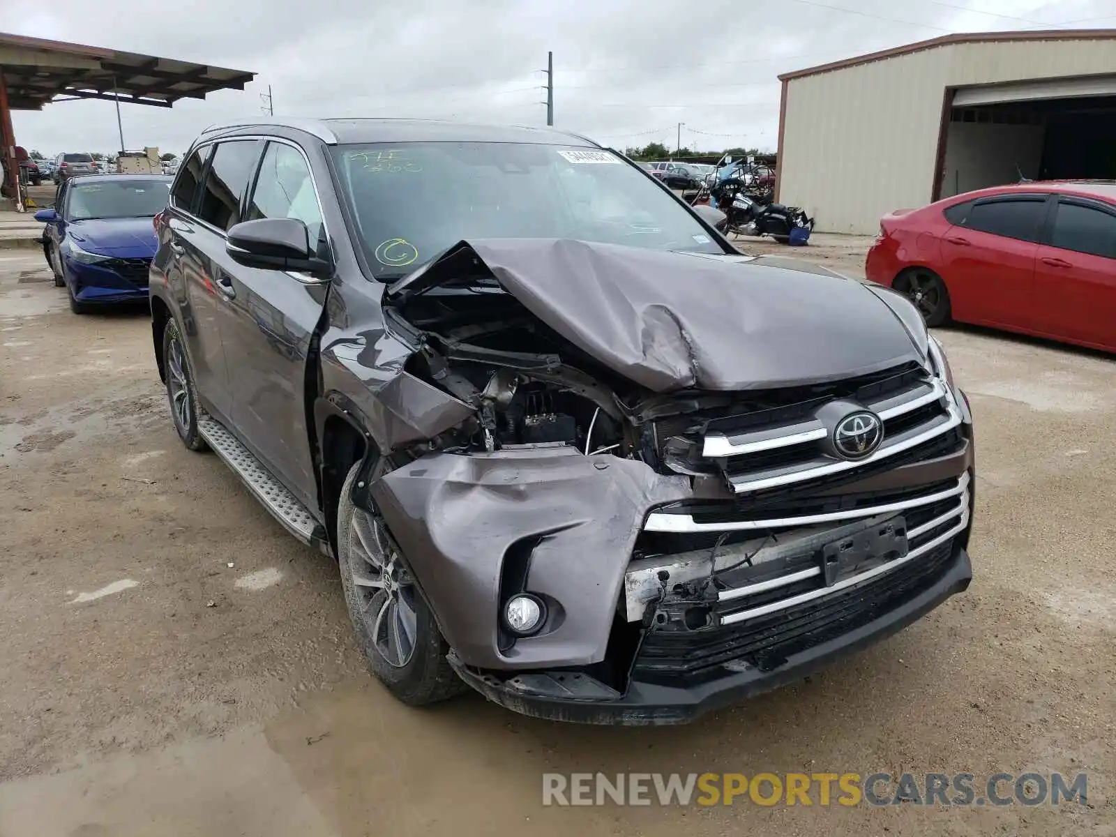 1 Photograph of a damaged car 5TDKZRFH7KS561019 TOYOTA HIGHLANDER 2019