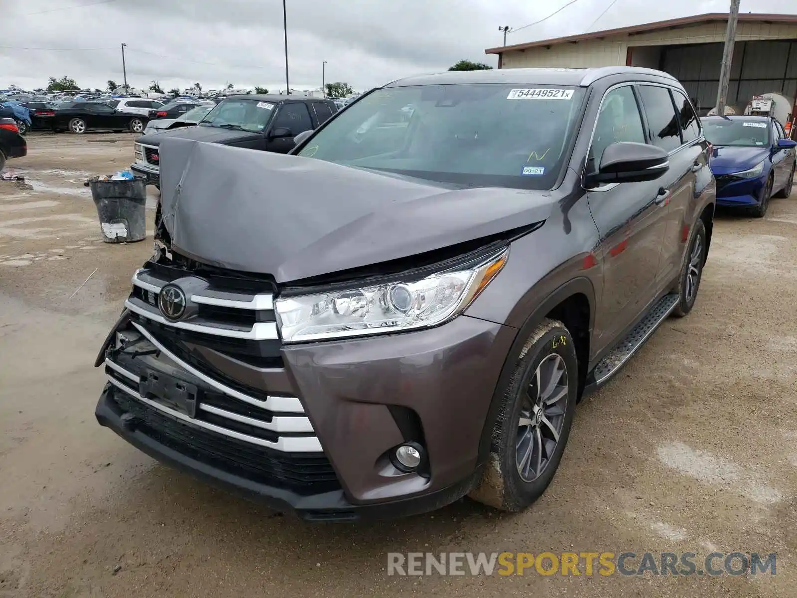 2 Photograph of a damaged car 5TDKZRFH7KS561019 TOYOTA HIGHLANDER 2019