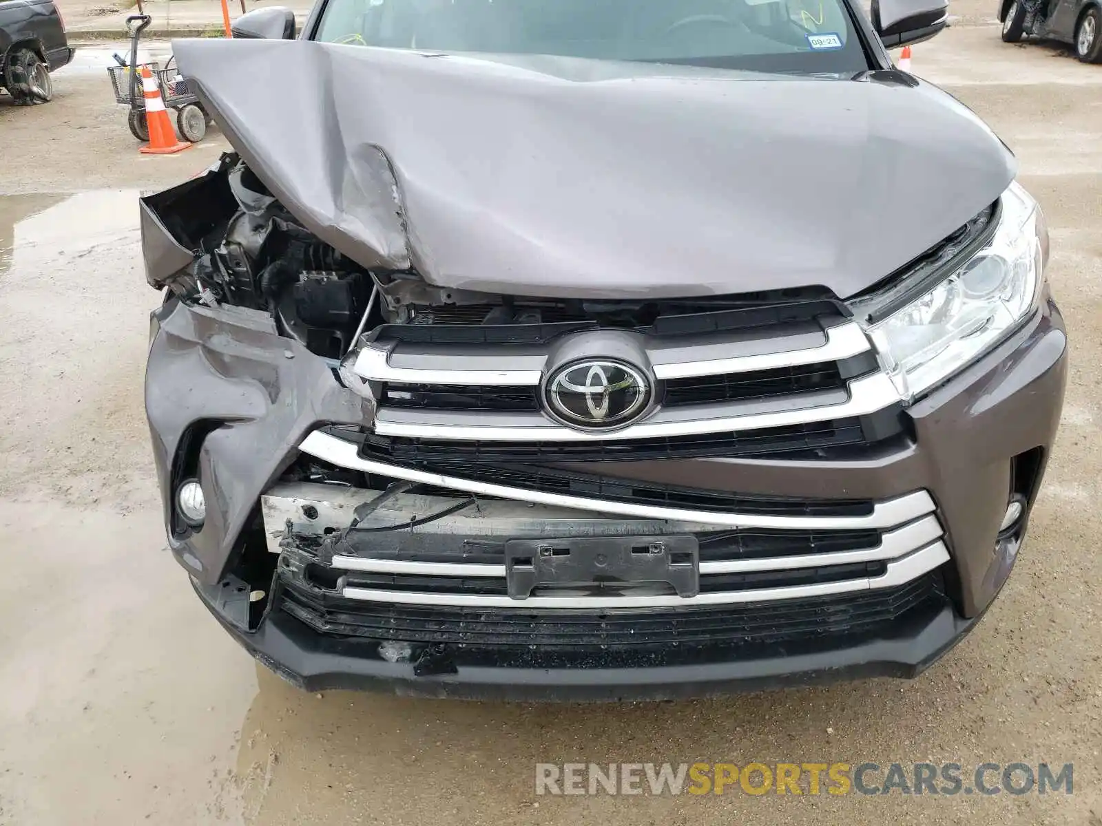 7 Photograph of a damaged car 5TDKZRFH7KS561019 TOYOTA HIGHLANDER 2019