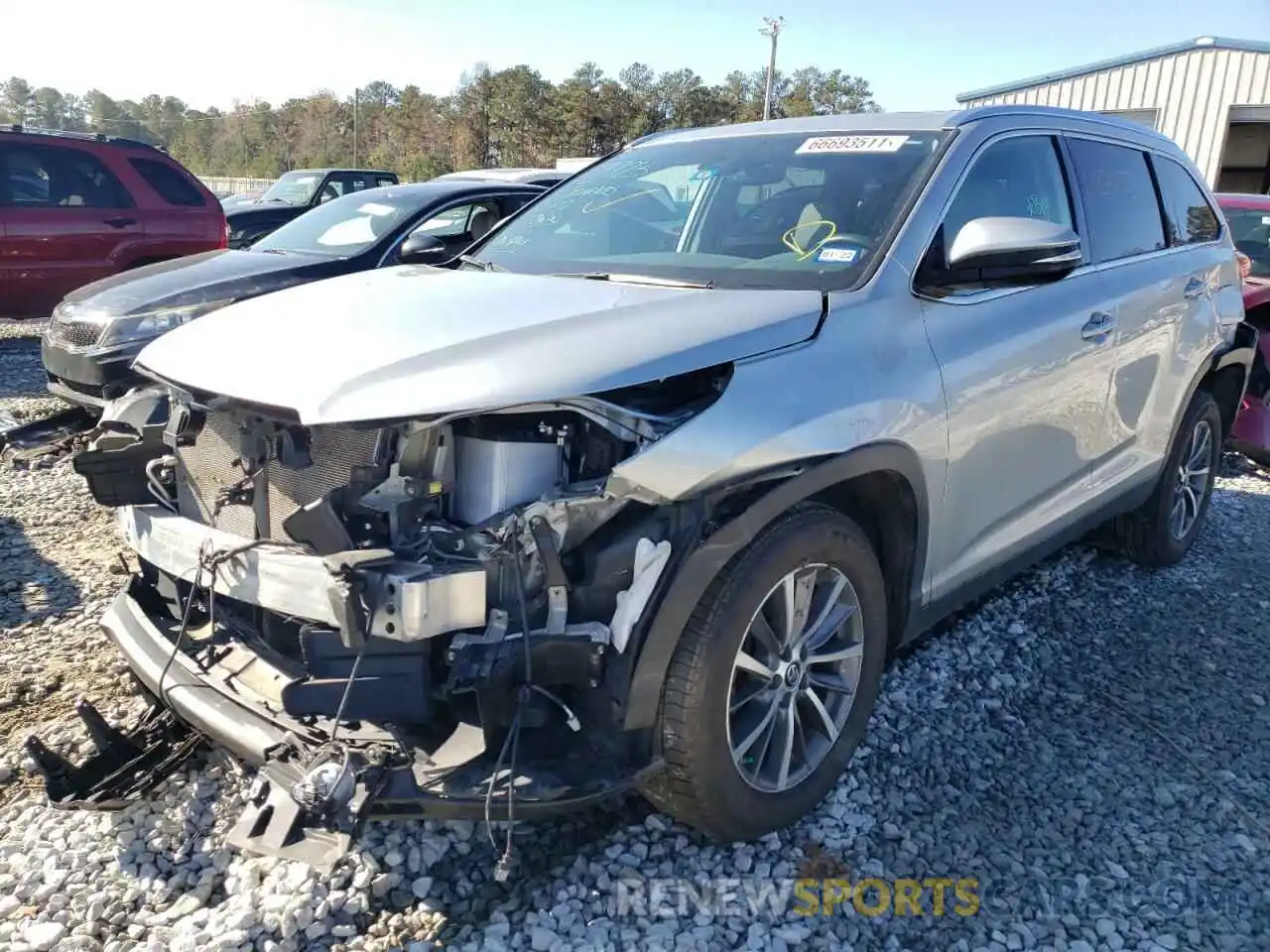 2 Photograph of a damaged car 5TDKZRFH7KS561196 TOYOTA HIGHLANDER 2019