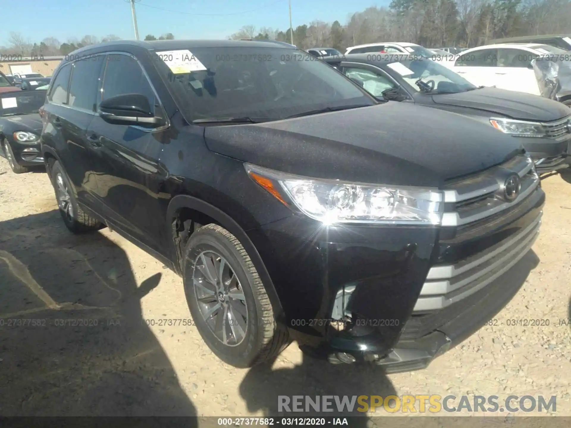 1 Photograph of a damaged car 5TDKZRFH7KS571128 TOYOTA HIGHLANDER 2019