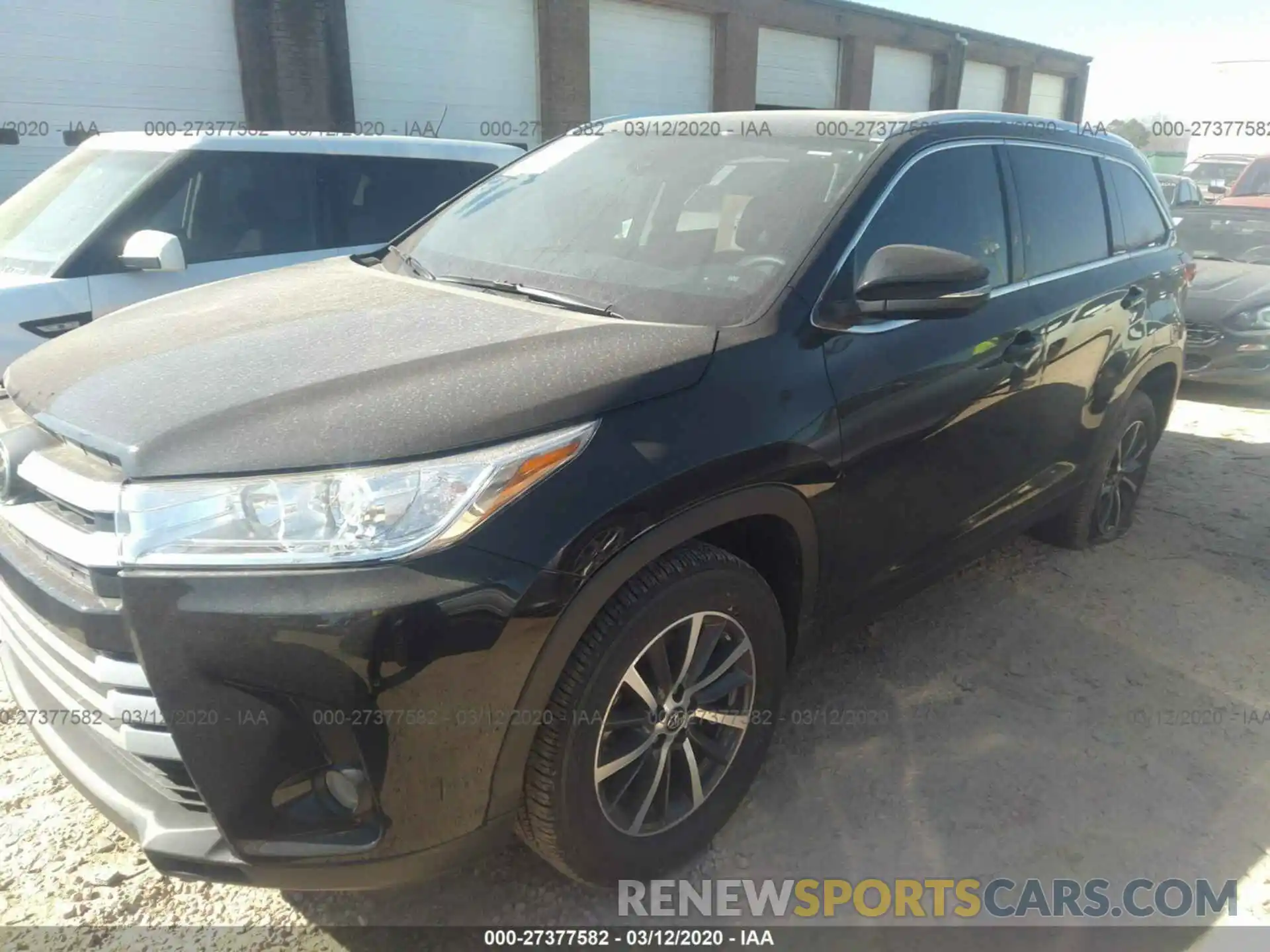 2 Photograph of a damaged car 5TDKZRFH7KS571128 TOYOTA HIGHLANDER 2019