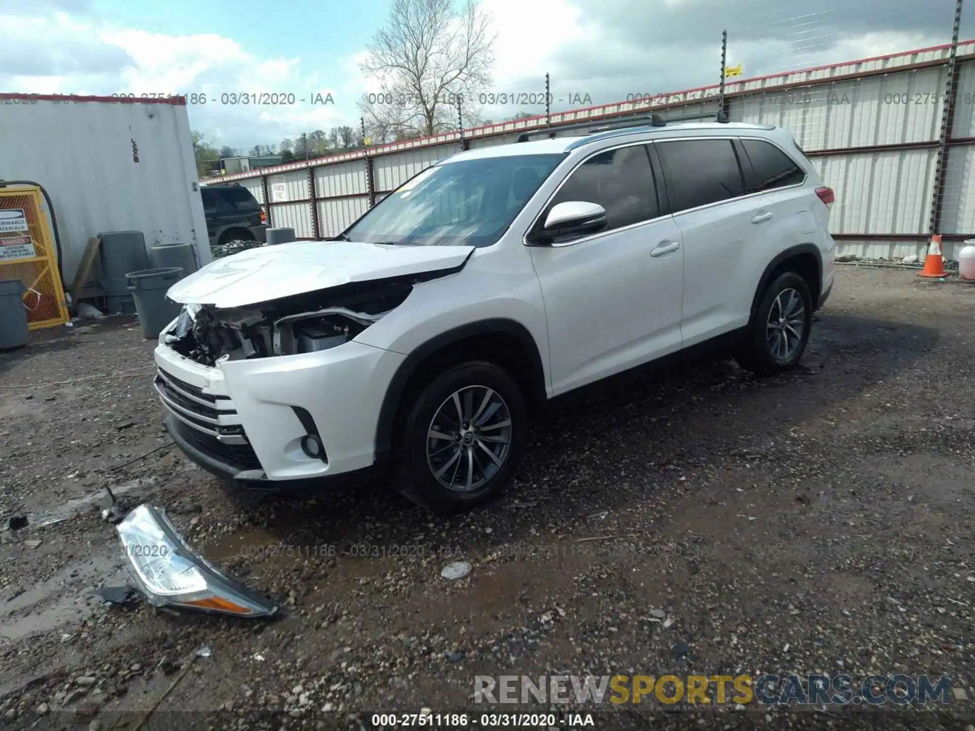 2 Photograph of a damaged car 5TDKZRFH7KS574966 TOYOTA HIGHLANDER 2019