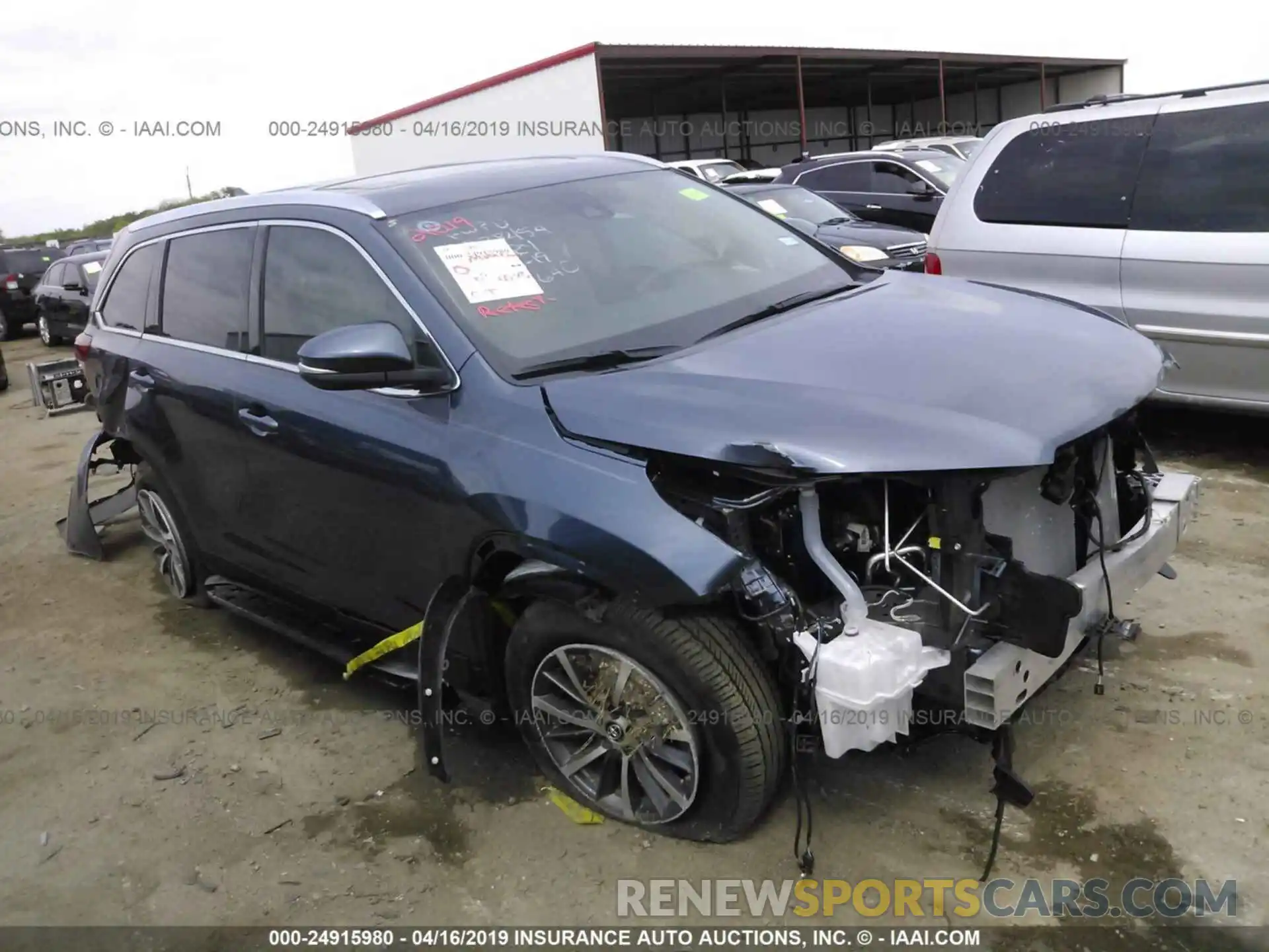 1 Photograph of a damaged car 5TDKZRFH8KS294683 TOYOTA HIGHLANDER 2019