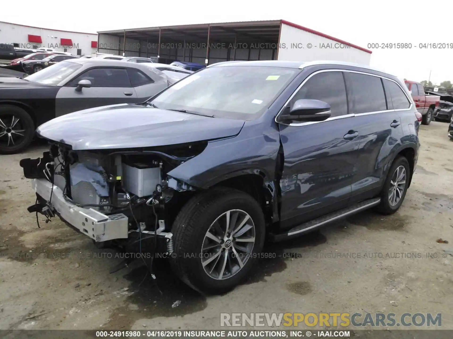 2 Photograph of a damaged car 5TDKZRFH8KS294683 TOYOTA HIGHLANDER 2019