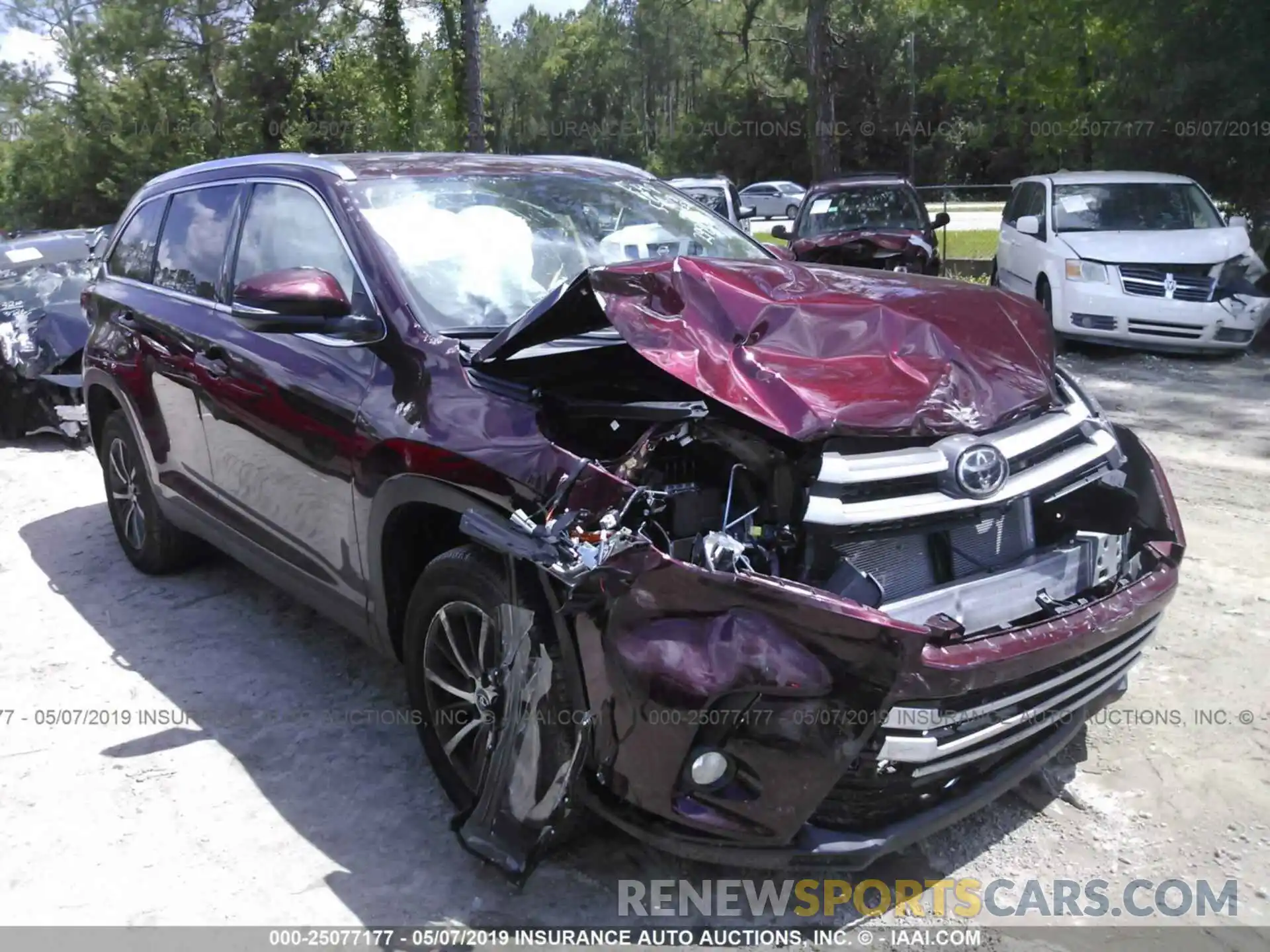 1 Photograph of a damaged car 5TDKZRFH8KS299866 TOYOTA HIGHLANDER 2019