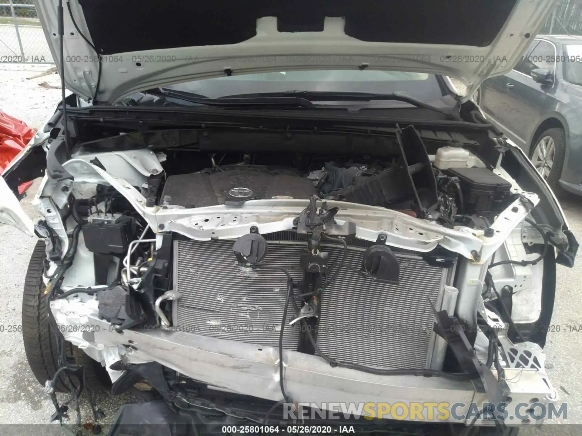 10 Photograph of a damaged car 5TDKZRFH8KS300367 TOYOTA HIGHLANDER 2019